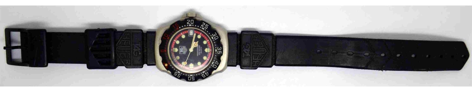 TAG HEUER Professional 200 Meters QUARTZ Wristwatch. Ref: 374.513