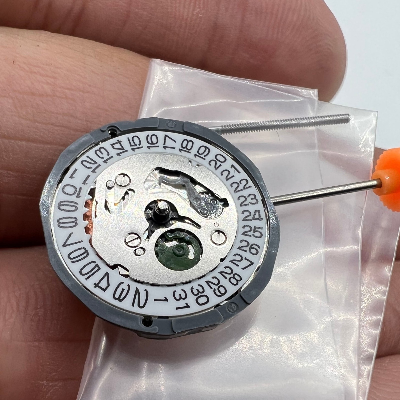 Miyota 1L15 Japan Quartz Movement Date at 3 Japan Made Movement