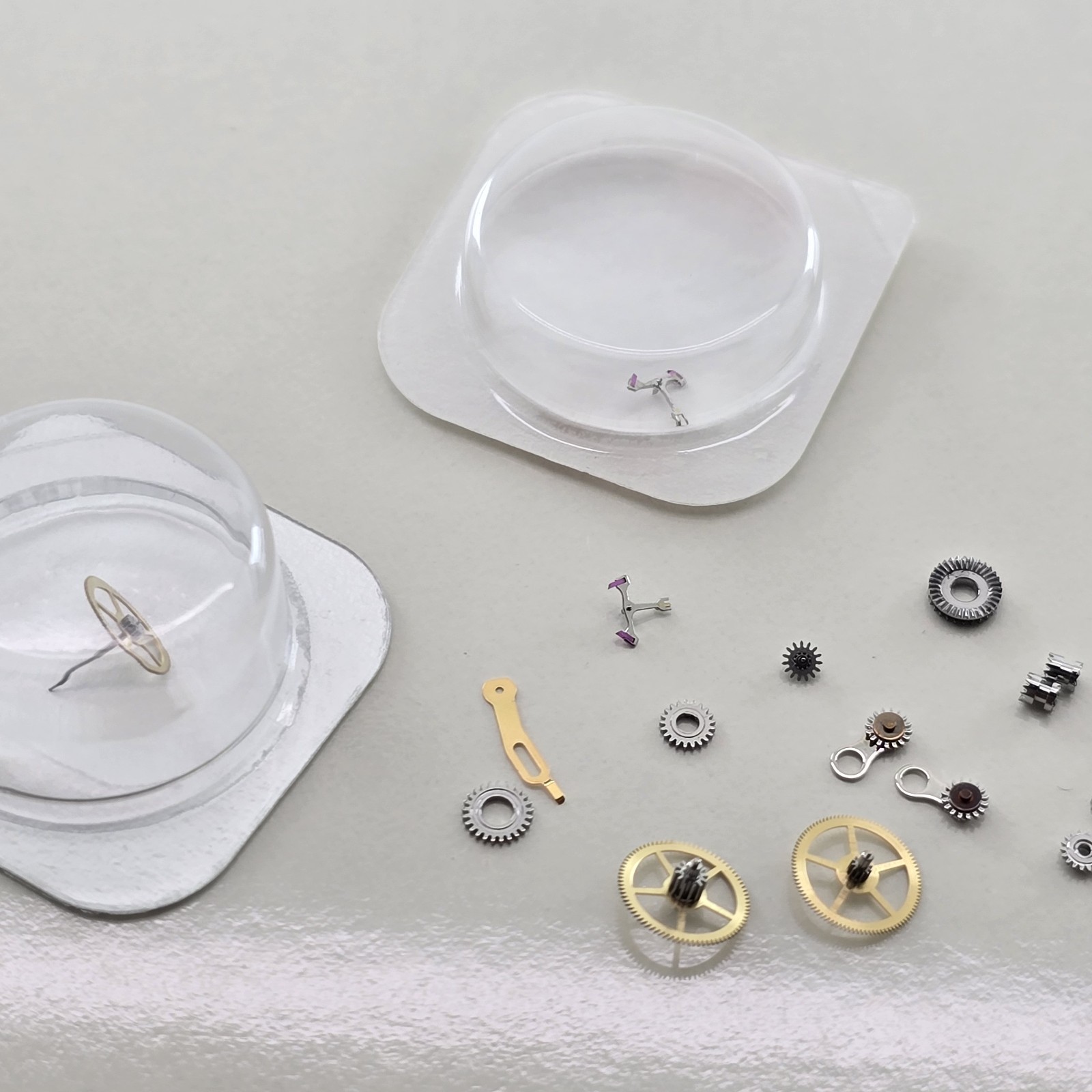 ROLEX SUBMARINER DATEJUST WATCH 3130 MOVEMENT PARTS X 19 (NOS & GENUINE)