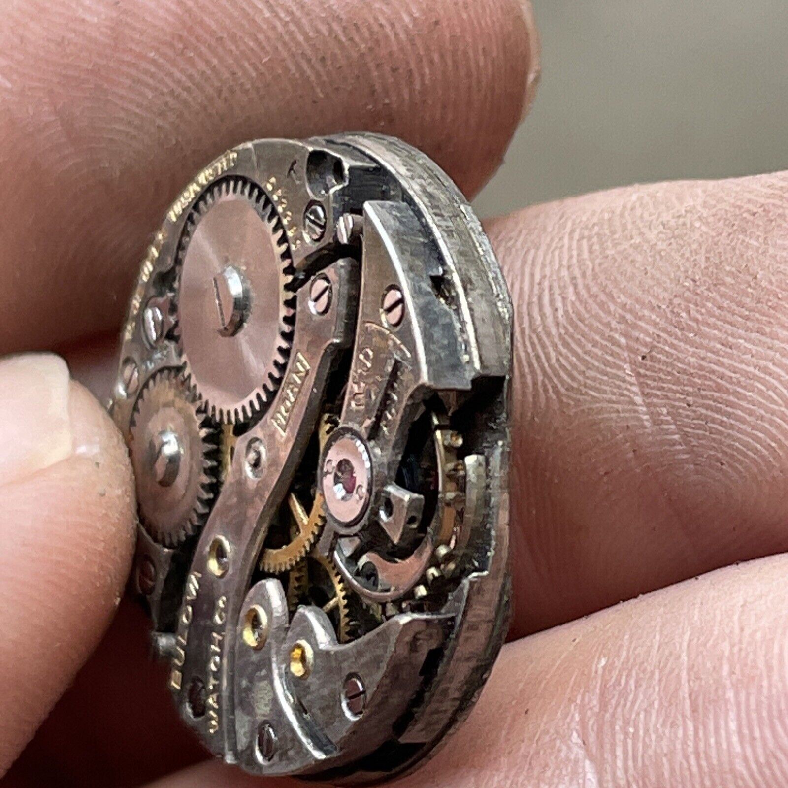 Vintage Bulova Watch Co. Swiss Fifteen Jewel Unadjusted Movement