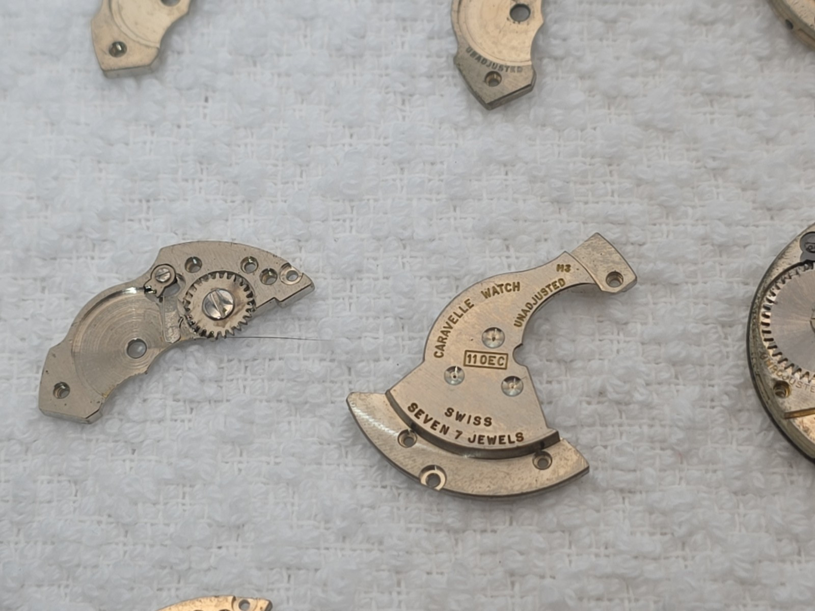 Lot of Pocket Watch Movements 17 Jewel 7 Jewel Benrus Gotham Waltham For Parts