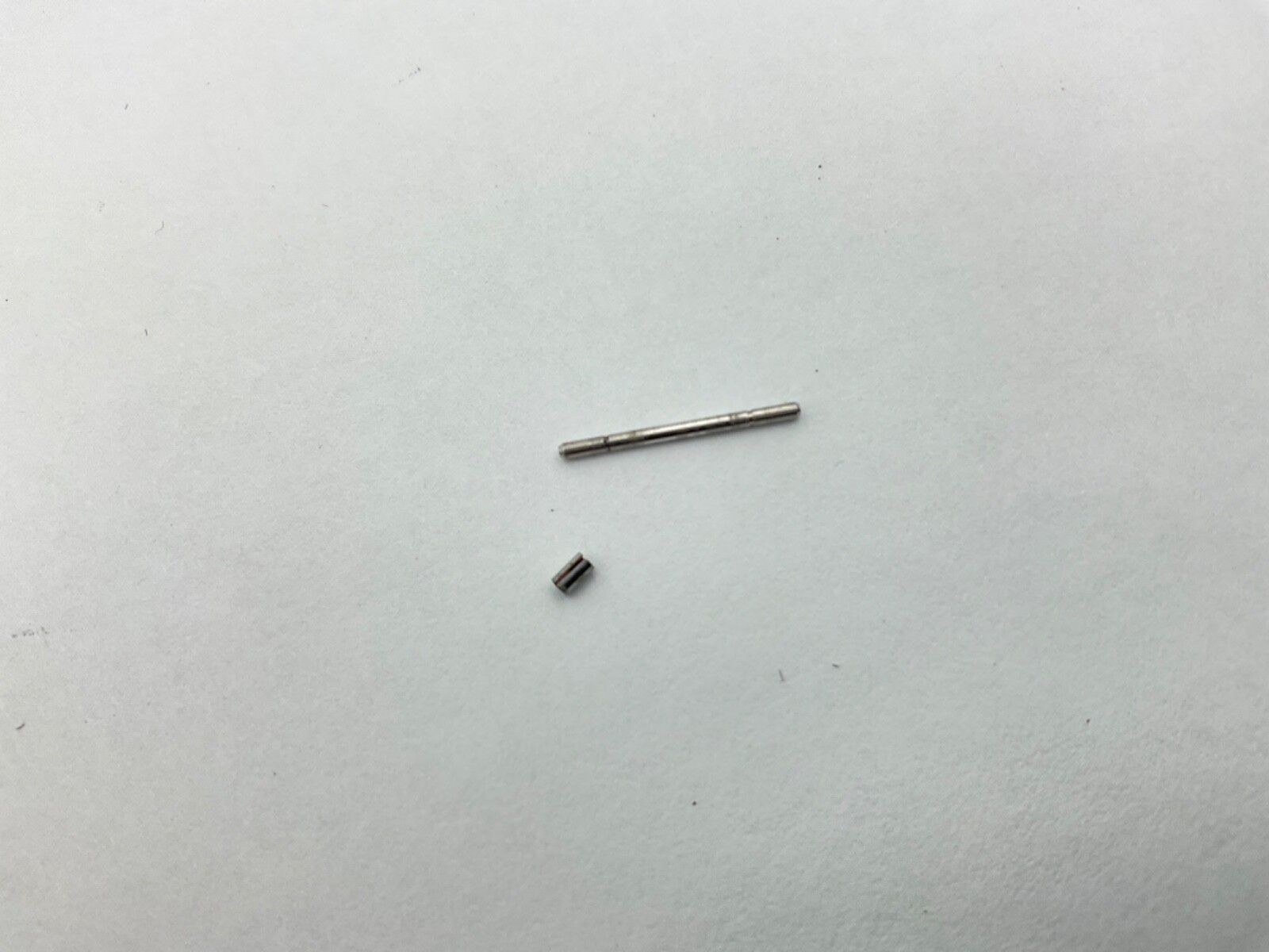 Authentic Corum Admiral’s Cup 99.330.21 V585 Pin and Tube for 15mm Link