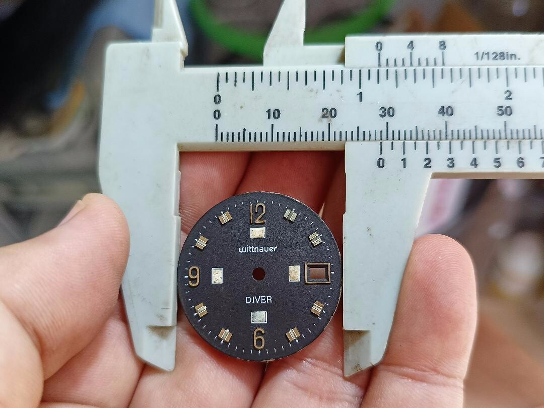 GENUINE PATINA NICE BLACK BLACK DIAL HANDS WITTNAUER SKIN DIVER C11V1 – 6702