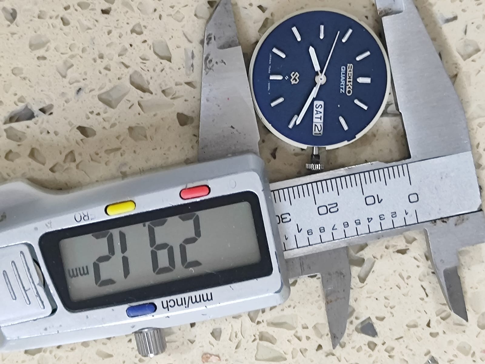 Vintage SEIKO 7546 Quartz Movement with Dial Not Working Y