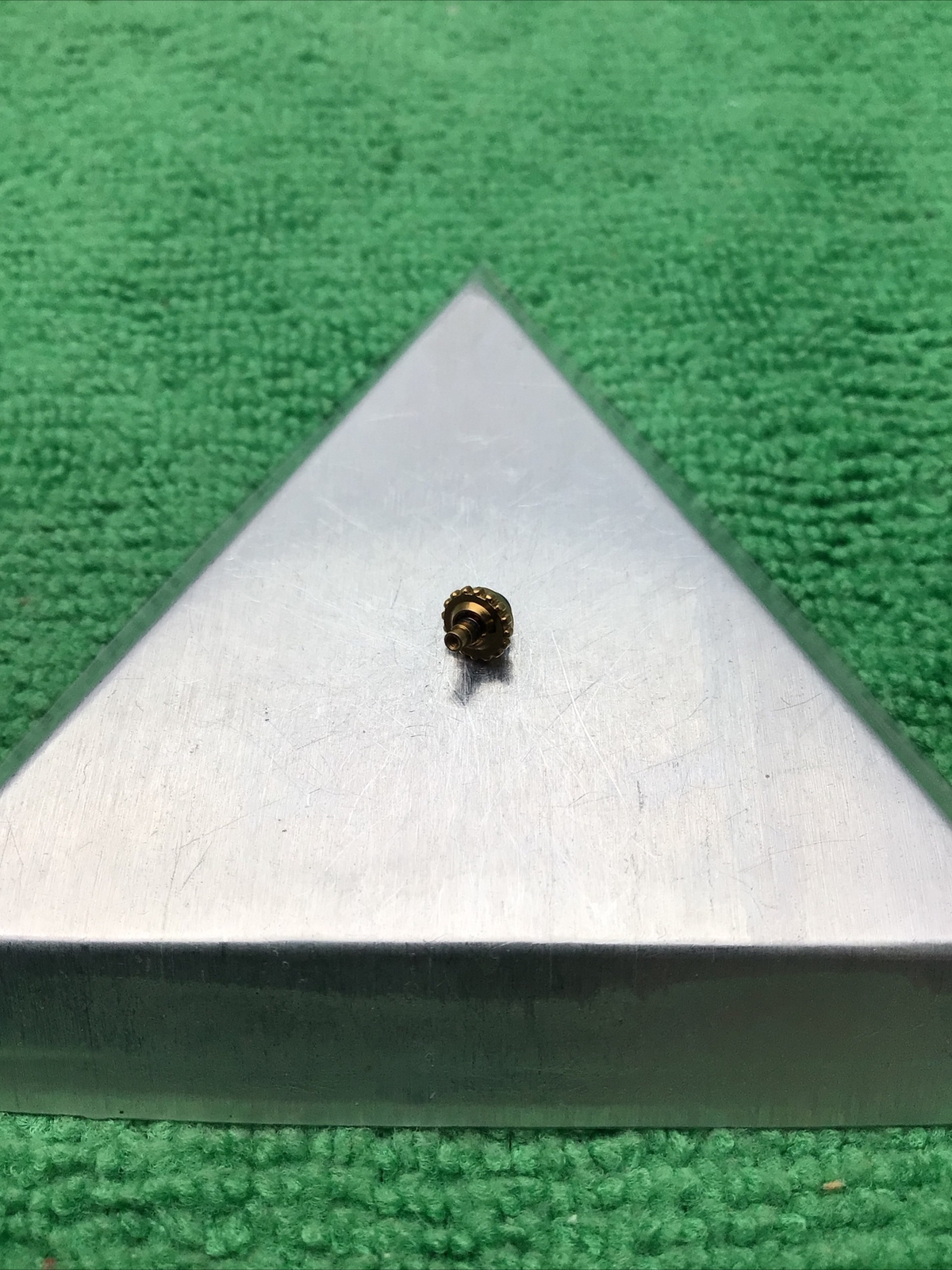 Cartier Gold Crown With Blue Stone, 4.50 T.10