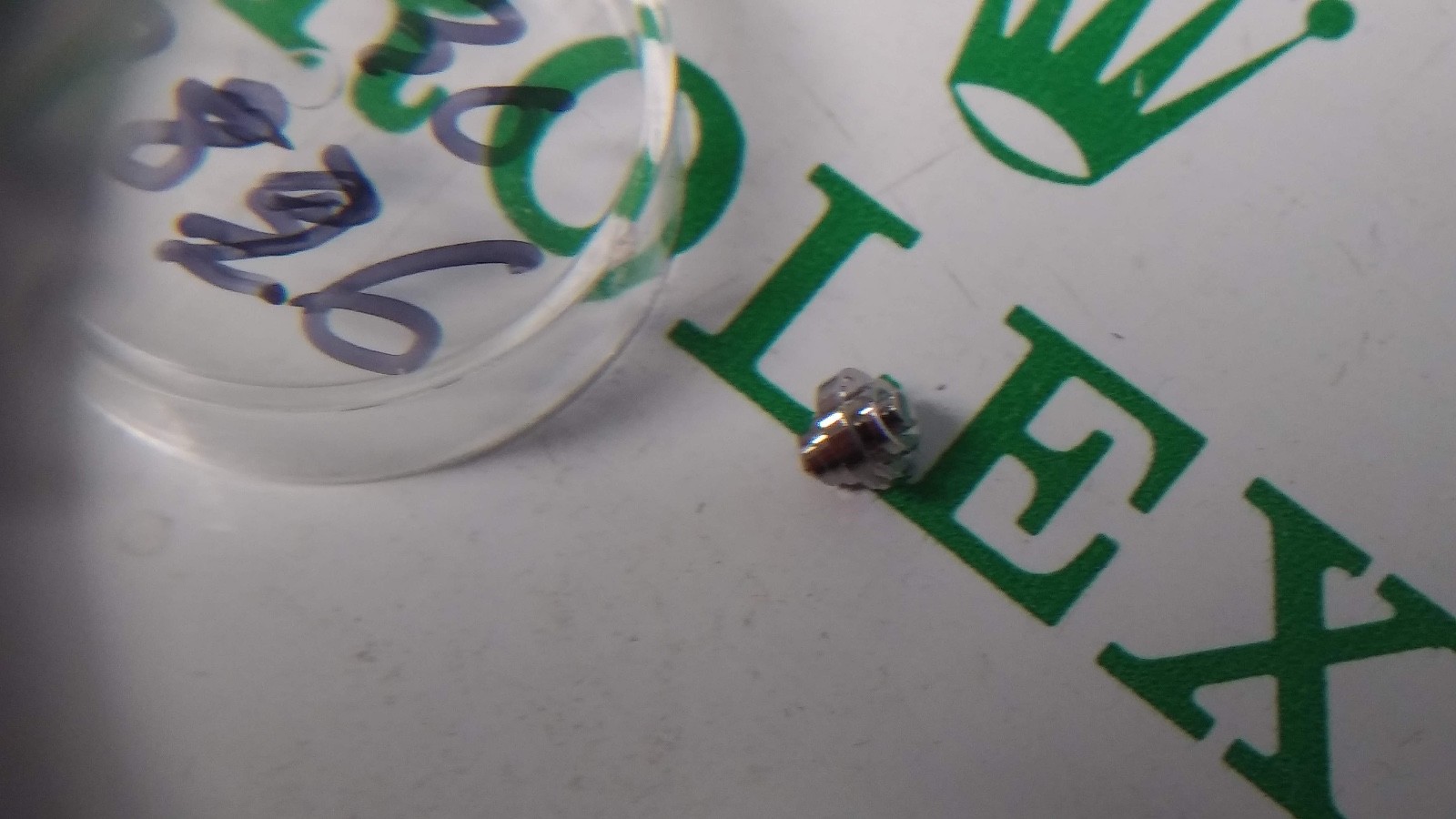 Genuine Rolex 1530 7826 Barrel Arbor, NEW/OPEN, Genuine, for watch repair