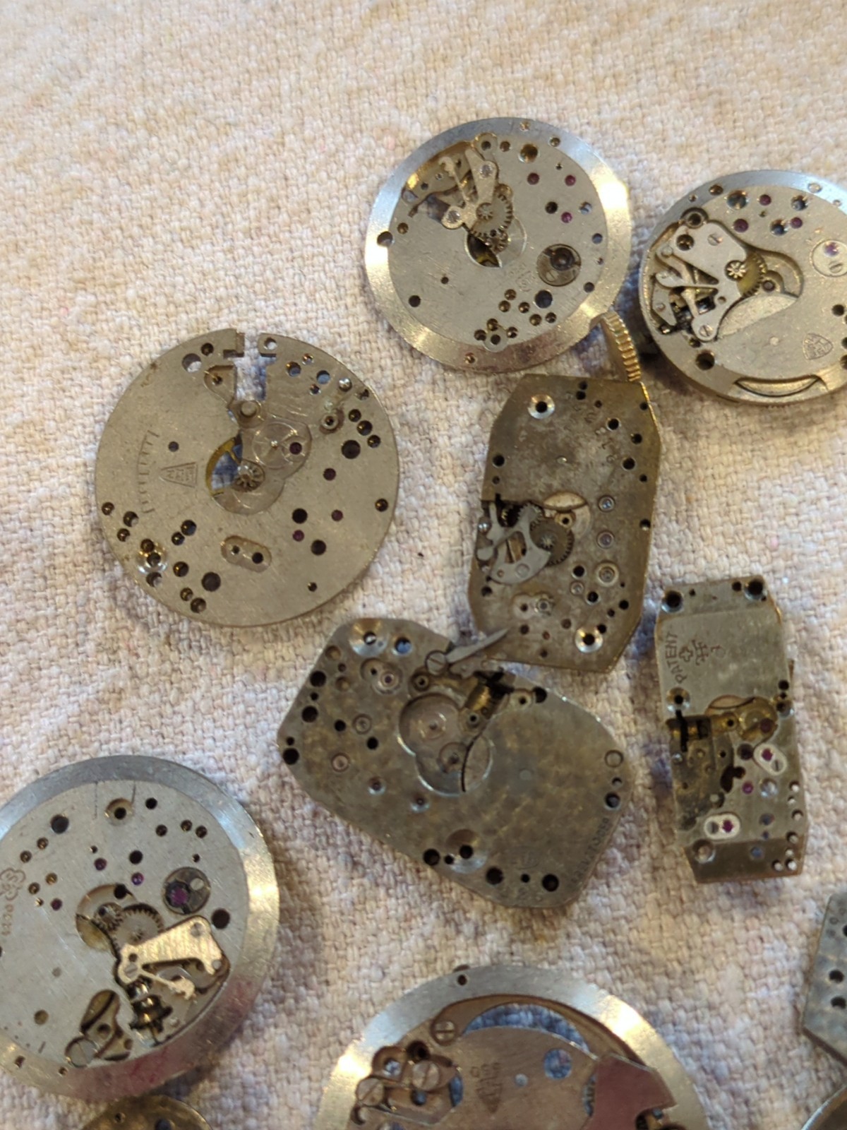 Lot Of 39 Assorted Vintage Watch Movement Parts. See the Pictures. 6.6 Ounces!!