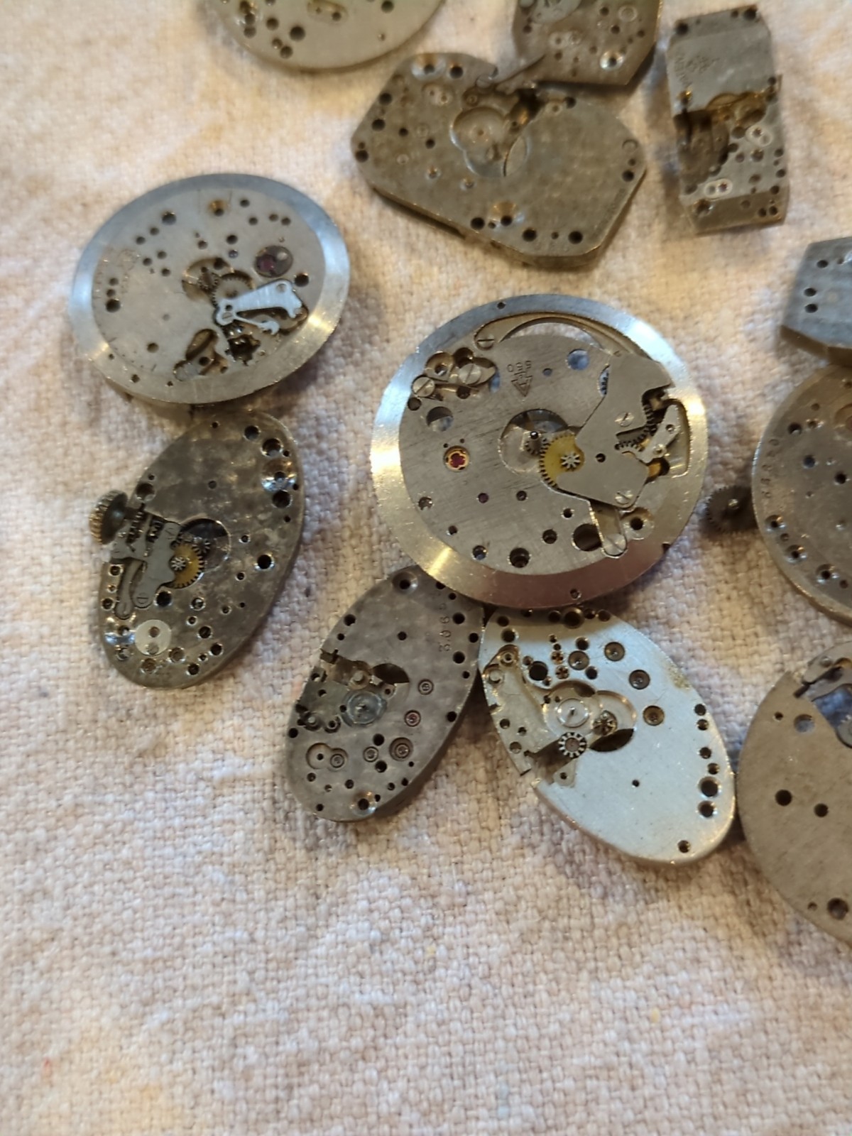Lot Of 39 Assorted Vintage Watch Movement Parts. See the Pictures. 6.6 Ounces!!