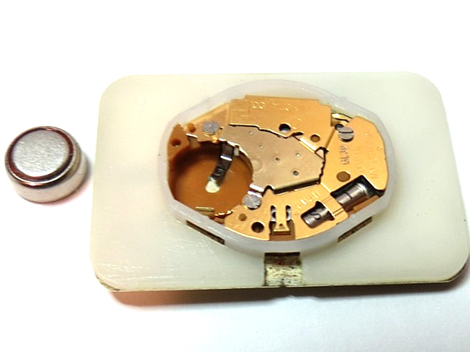 VINTAGE MENS 97F54 BULOVA QUARTZ WRISTWATCH MOVEMENT RUNS