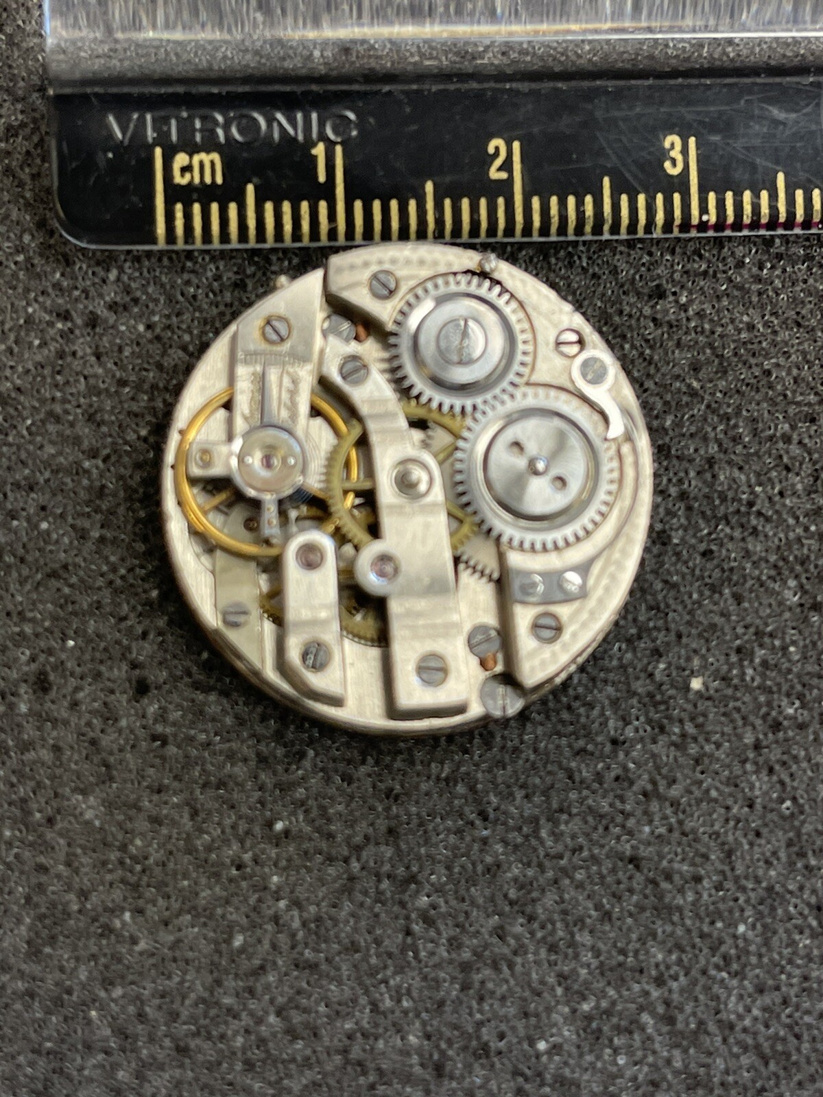 Swiss Unsigned 6/0s Size Movement & Dial..TJ574