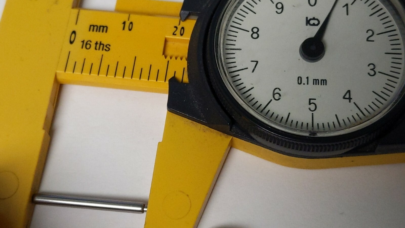 Genuine Rolex GMT Spring Bar 23-12200 “old style” width: 2mm, length: 25.7mm, le