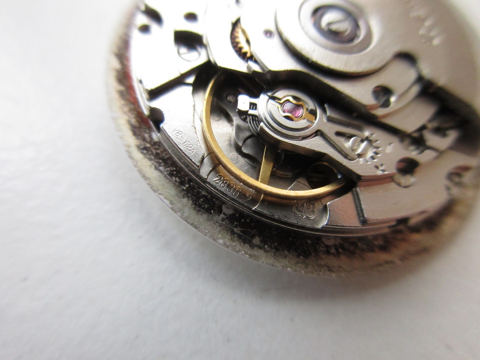 ETA cal. 2836-2 Swiss automatic watch movement – day date at 3 – running