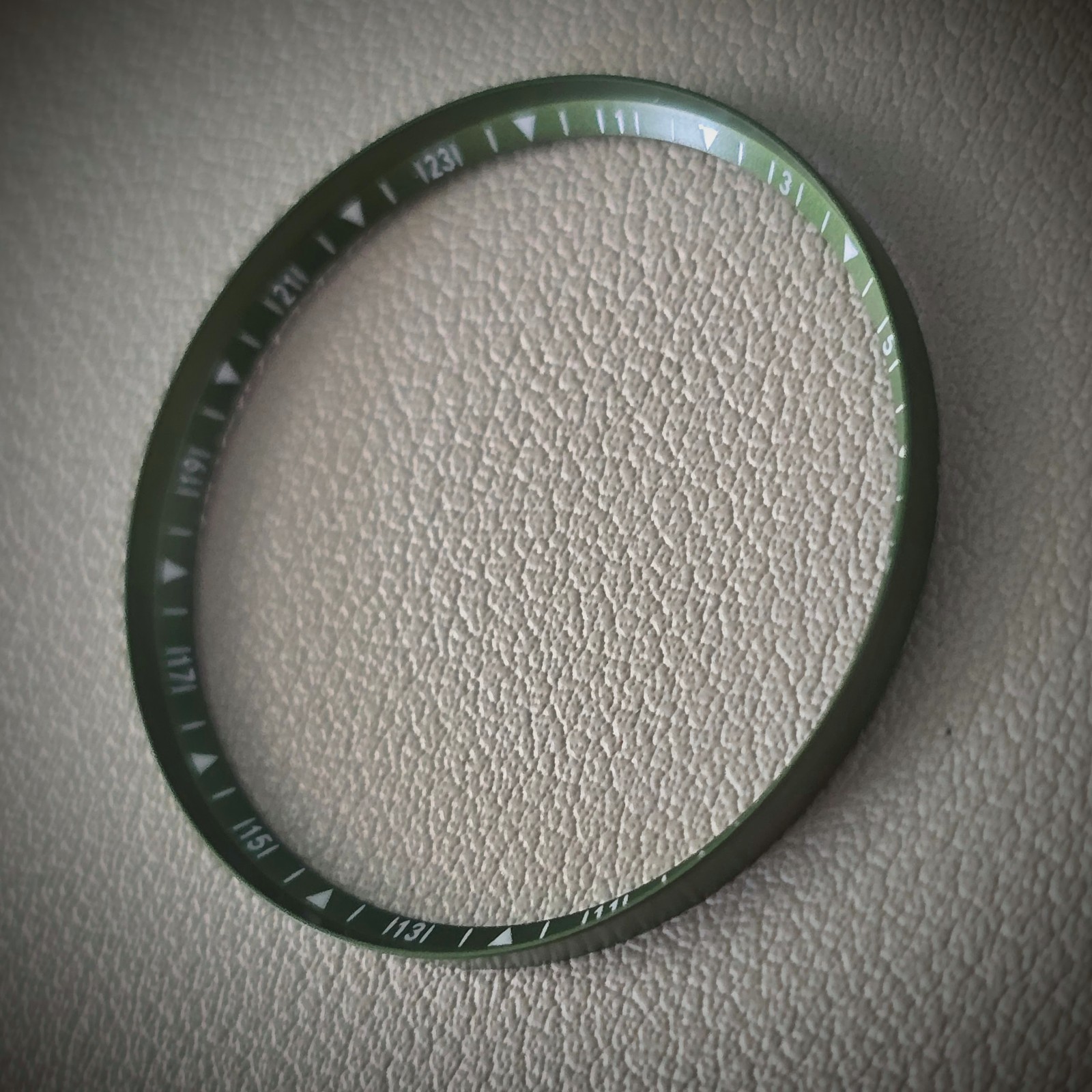 SEIKO Chapter Ring SKX007 / ANGLED GMT MIN Army Green Brushed + White