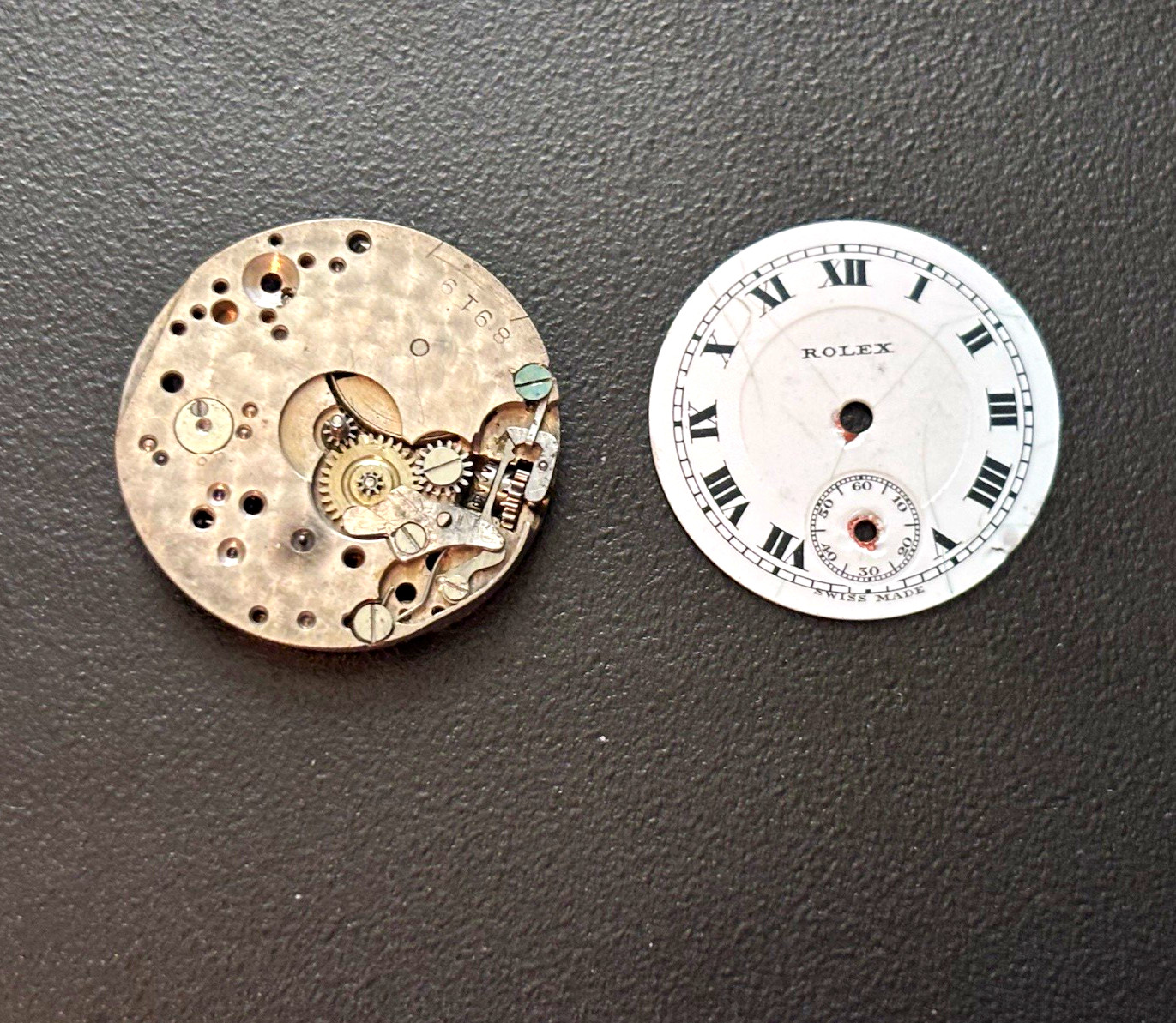 Vintage/antique 20’s Rolex hand winding movement with porcelain dial (for parts)