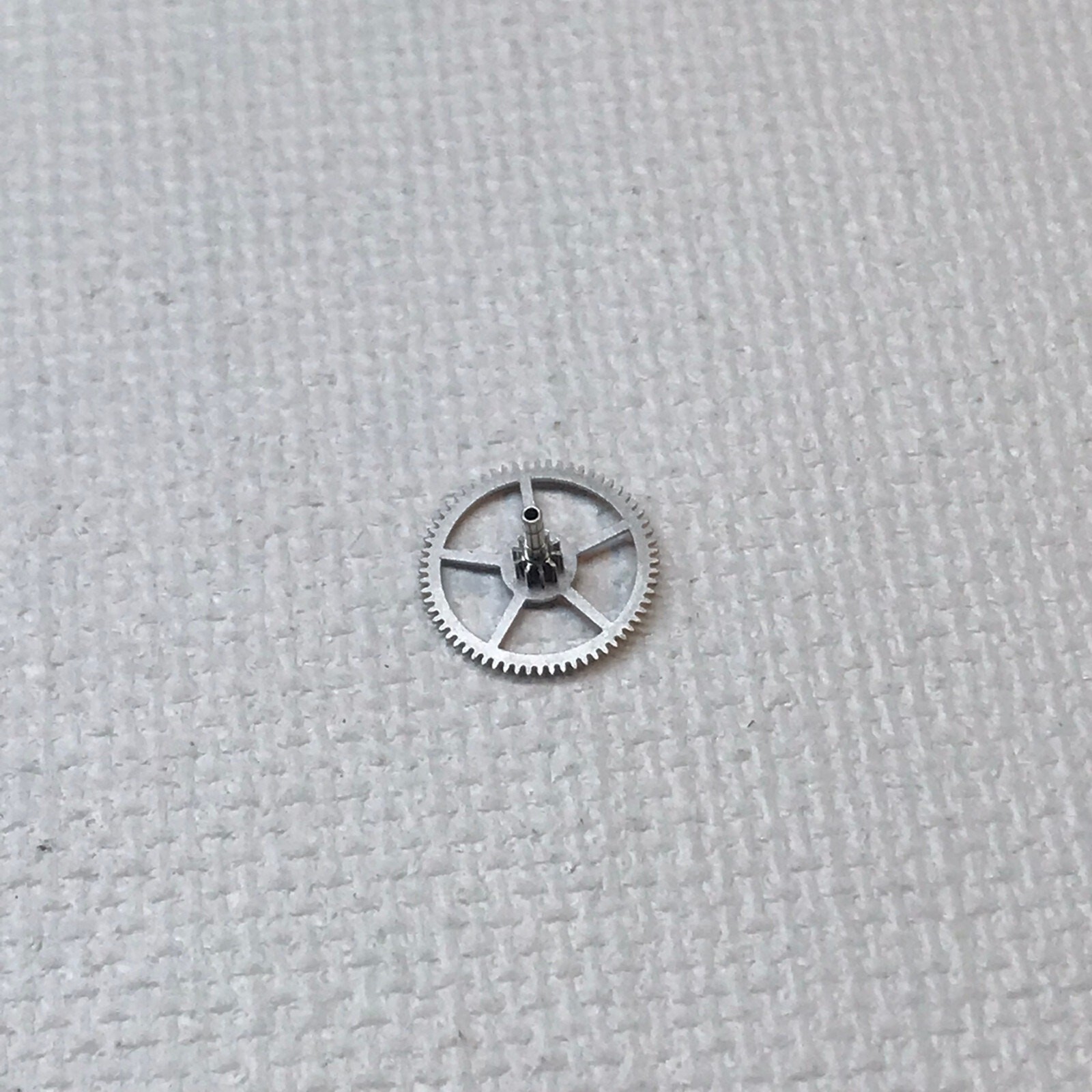 Standard ST Cal. 1686 Center Wheel Original Watch Part / T801