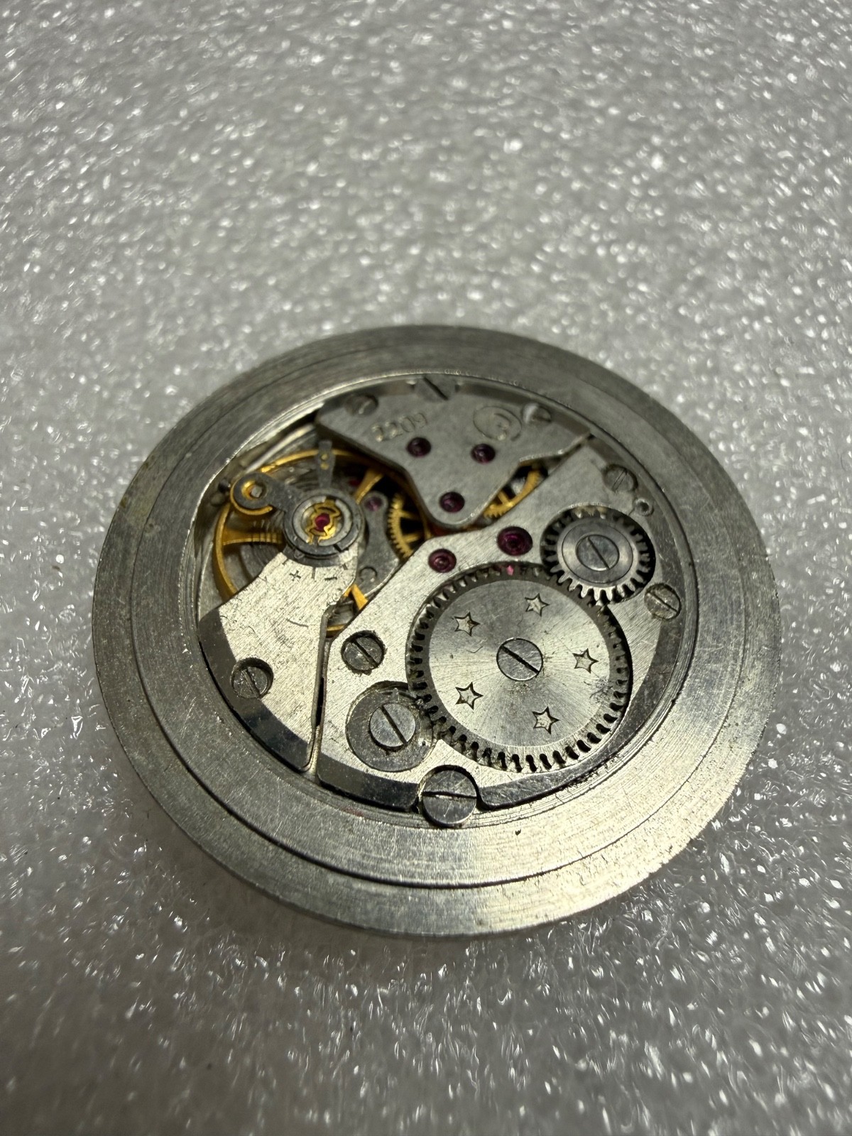 VINTAGE Vostok Wostok Cal. 2209 USSR SOVIET watch Movement. FOR PARTS