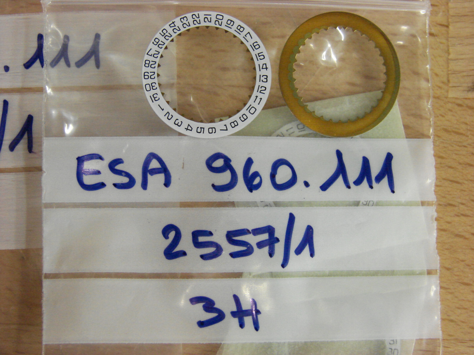 ETA 960.111, FHF 984-1, 66-4, 72-4, 73-4, 96-4, 969-4 date disc #2557 at 3 and 6