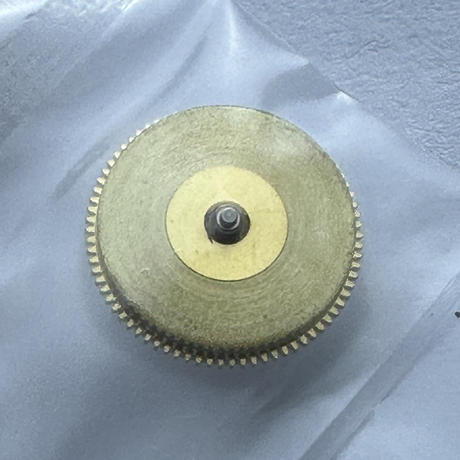 NOS COMPLETE BARREL WITH ARBOR & MAINSPRING SEIKO 2220 / 201 222