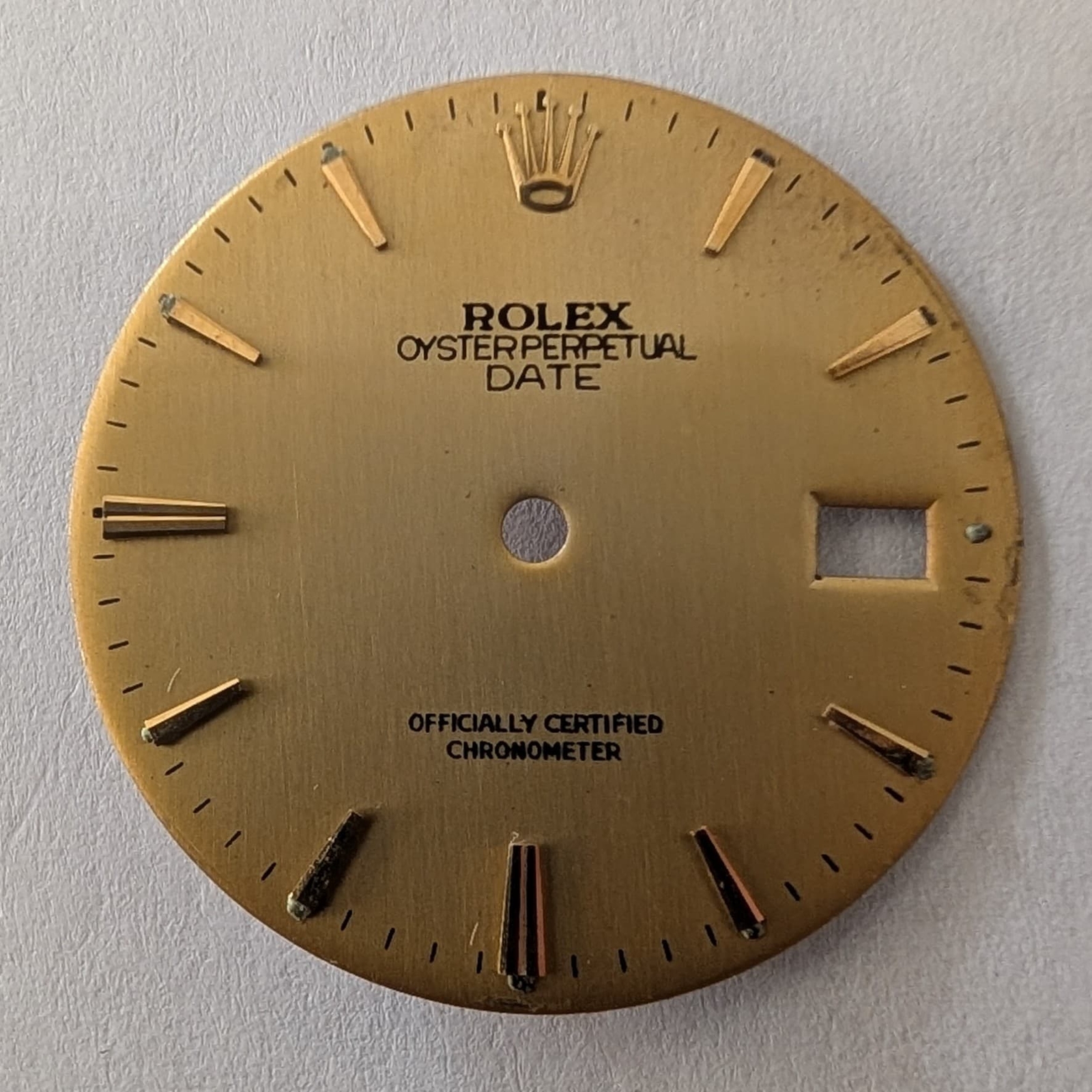 ROLEX OYSTER PERPETUAL DATE 34MM NON-QUICK DIAL – FAIR CONDITION 1500/1501
