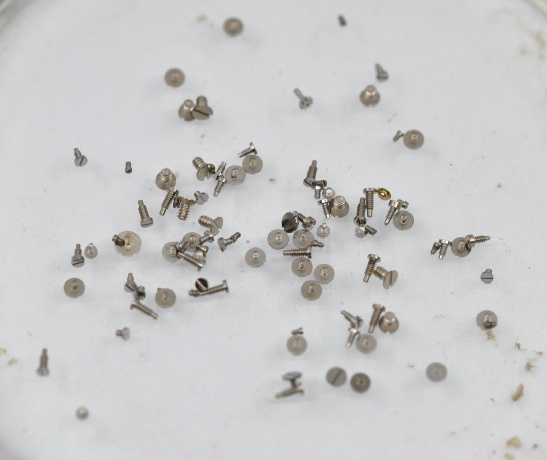 lot of omega screws for movement 640 650