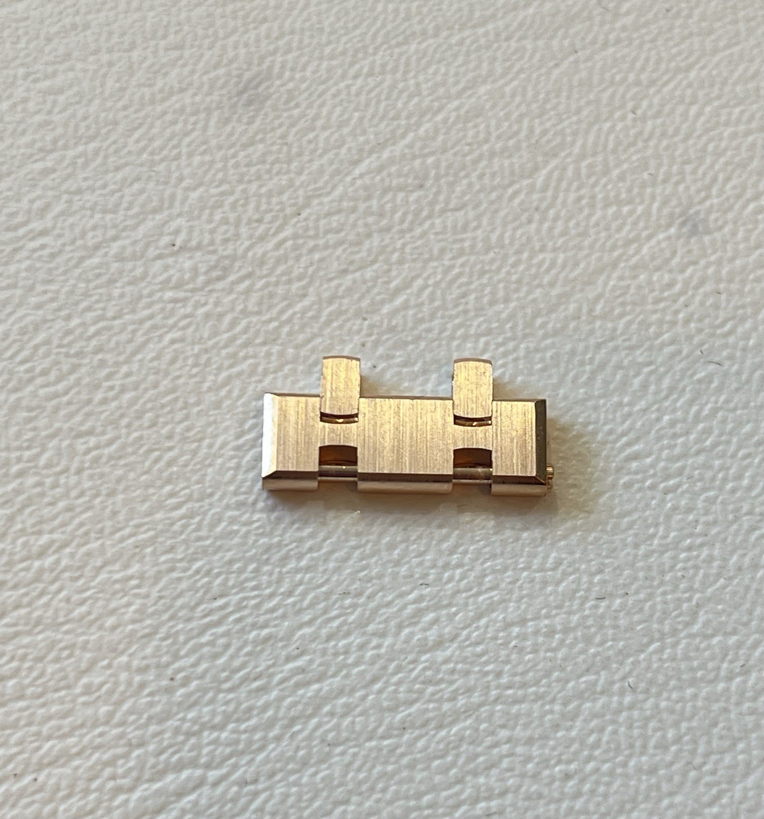 Audemars Piguet Royal Oak 18K Rose Gold Link. 18 mm.