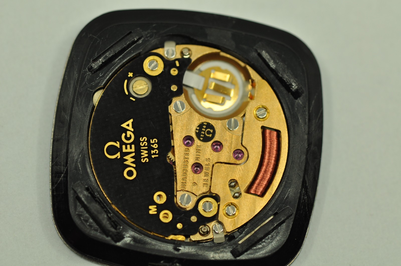 omega watch movement 1365 with dial and hands working