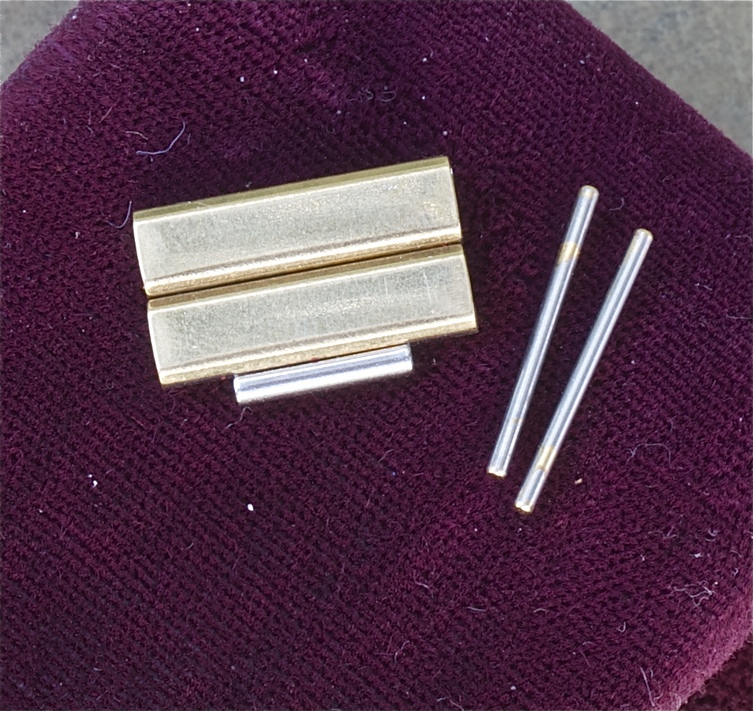 Gold tone 2 spare watch bracelet links gold bar shape for NSA band Novavit Swiss