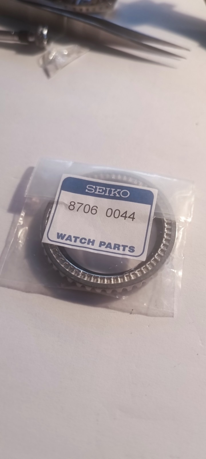 OEM Seiko Kinetic Diver SKA367, SBCZ011, 5M62-0BL0 Black Rotating Bezel Bezel