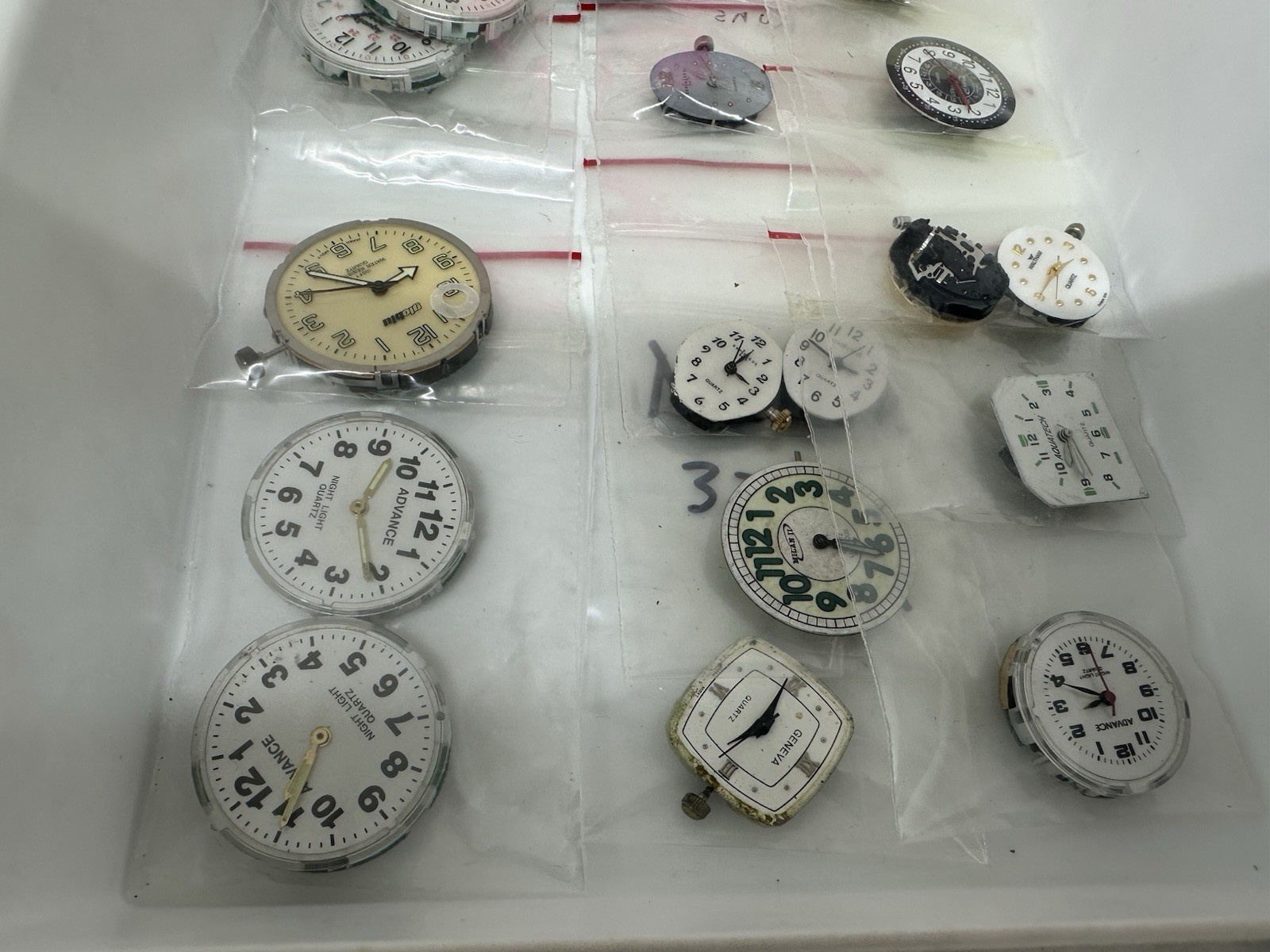 LOT 57 HATTORI QUARTZ WATCH MOVEMENTS PC 22A, PC21 PC23 Parts Repairs Crafts