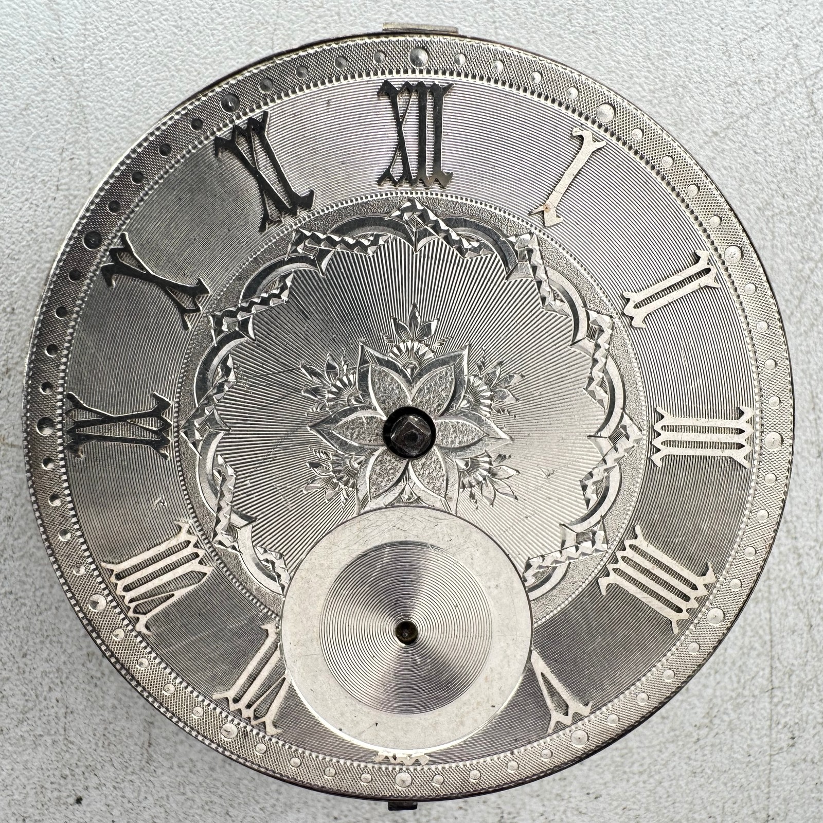 Antique Unbranded Metallic Roman Floral Embossed Key Wind Pocket Watch Movement