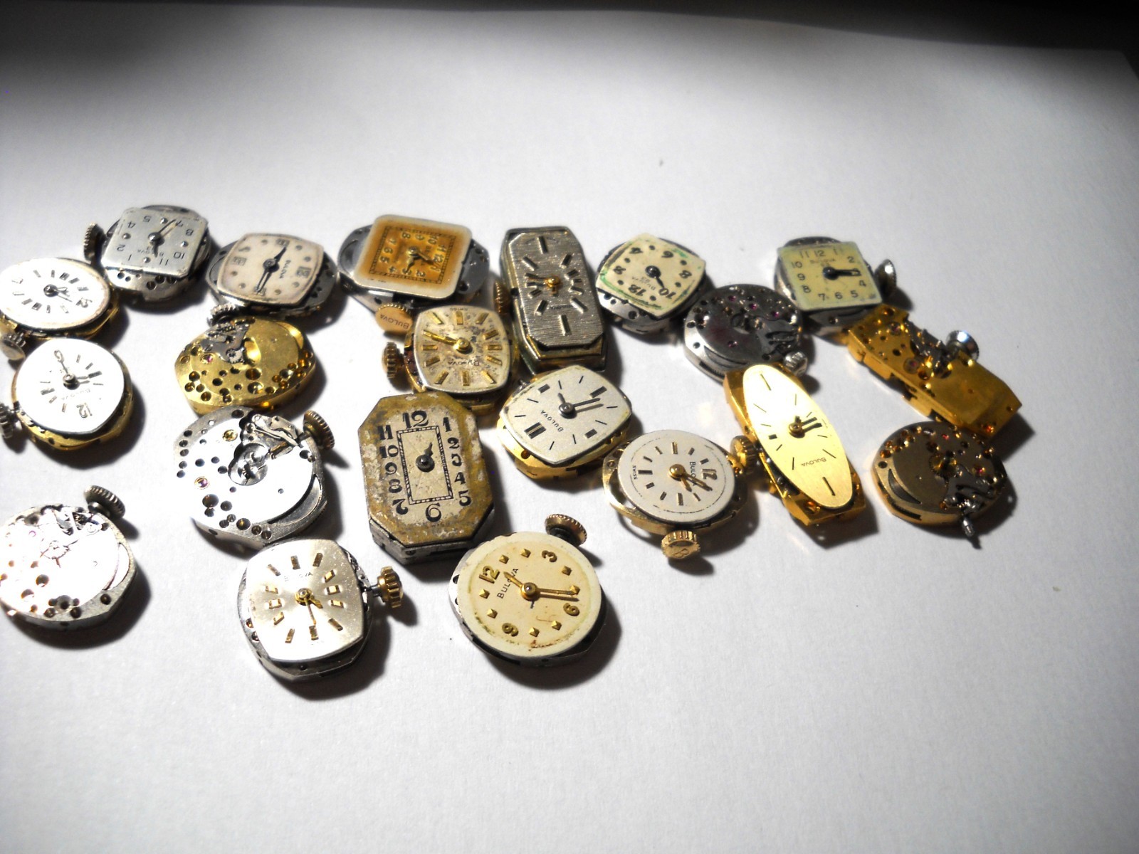 1154L Lot of 21 piece BULOVA movments 17-21-23 jewels some of it working