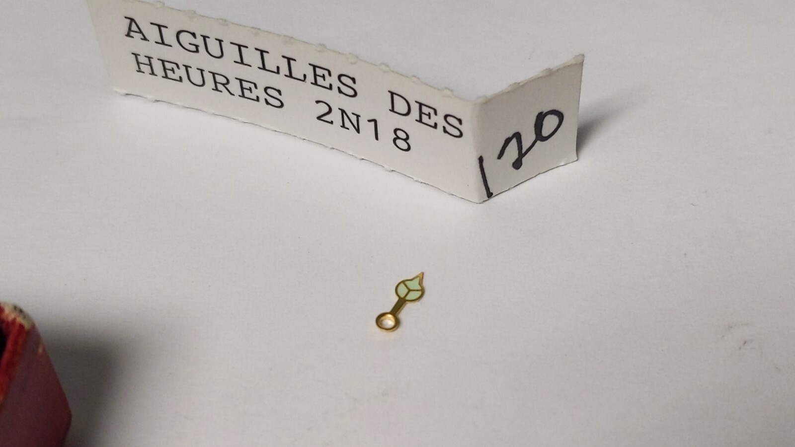 Unbranded YELLOW HOUR HAND 120 HOLE, 6mm length (from center of hole) green lumi