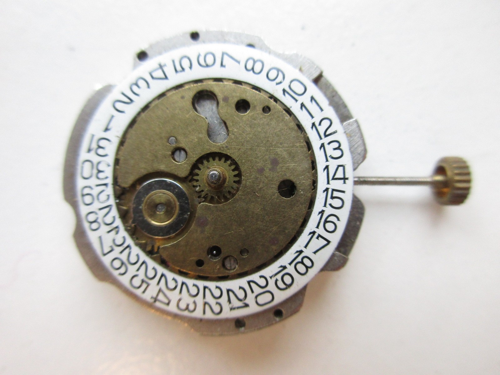 FE France Ebauche cal. 233-60 watch movement – date at 3 – running