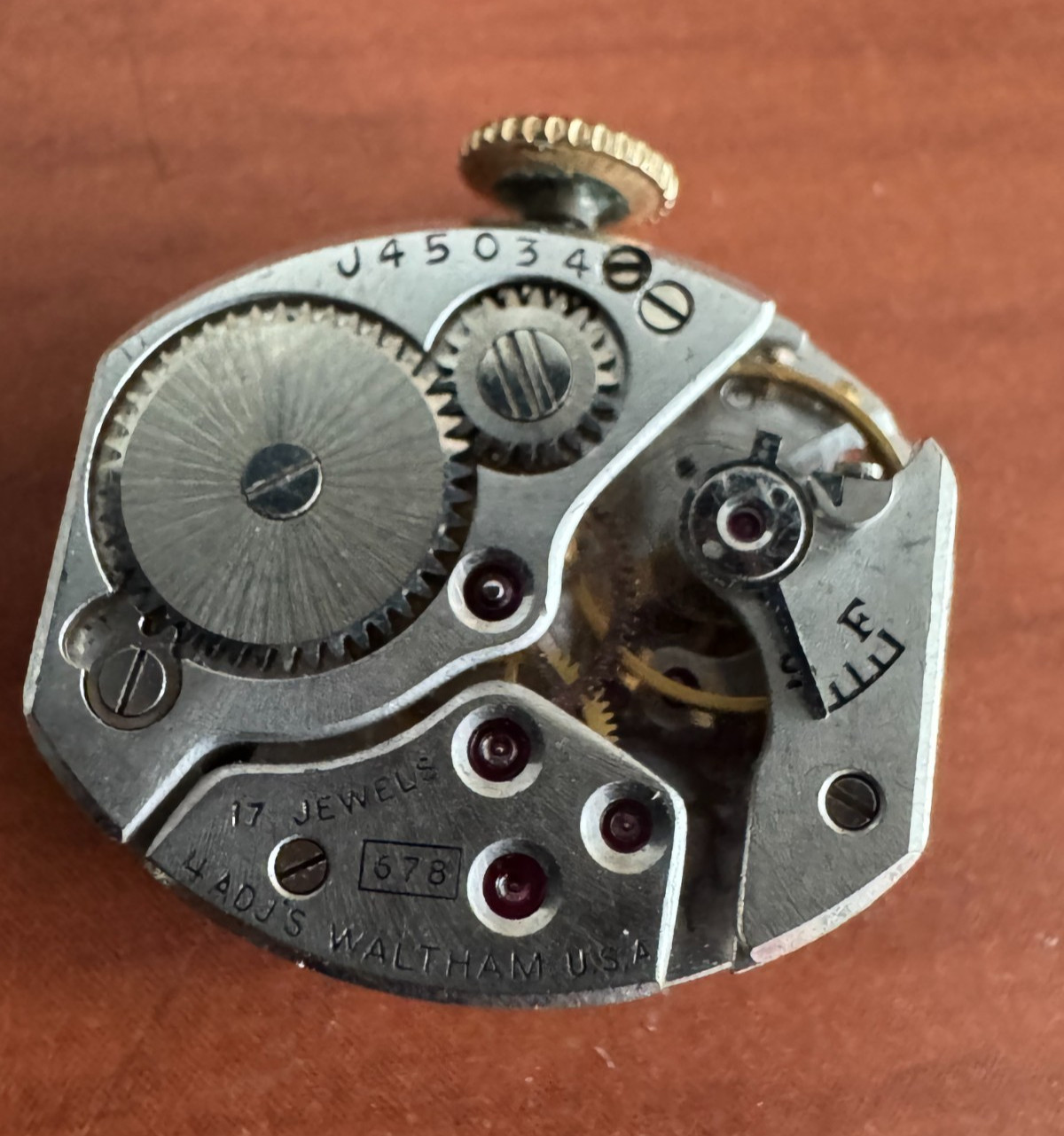 VINTAGE LADIES WALTHAM WRISTWATCH MOVEMENT CAL. 678 KEEPING TIME 17 JEWEL