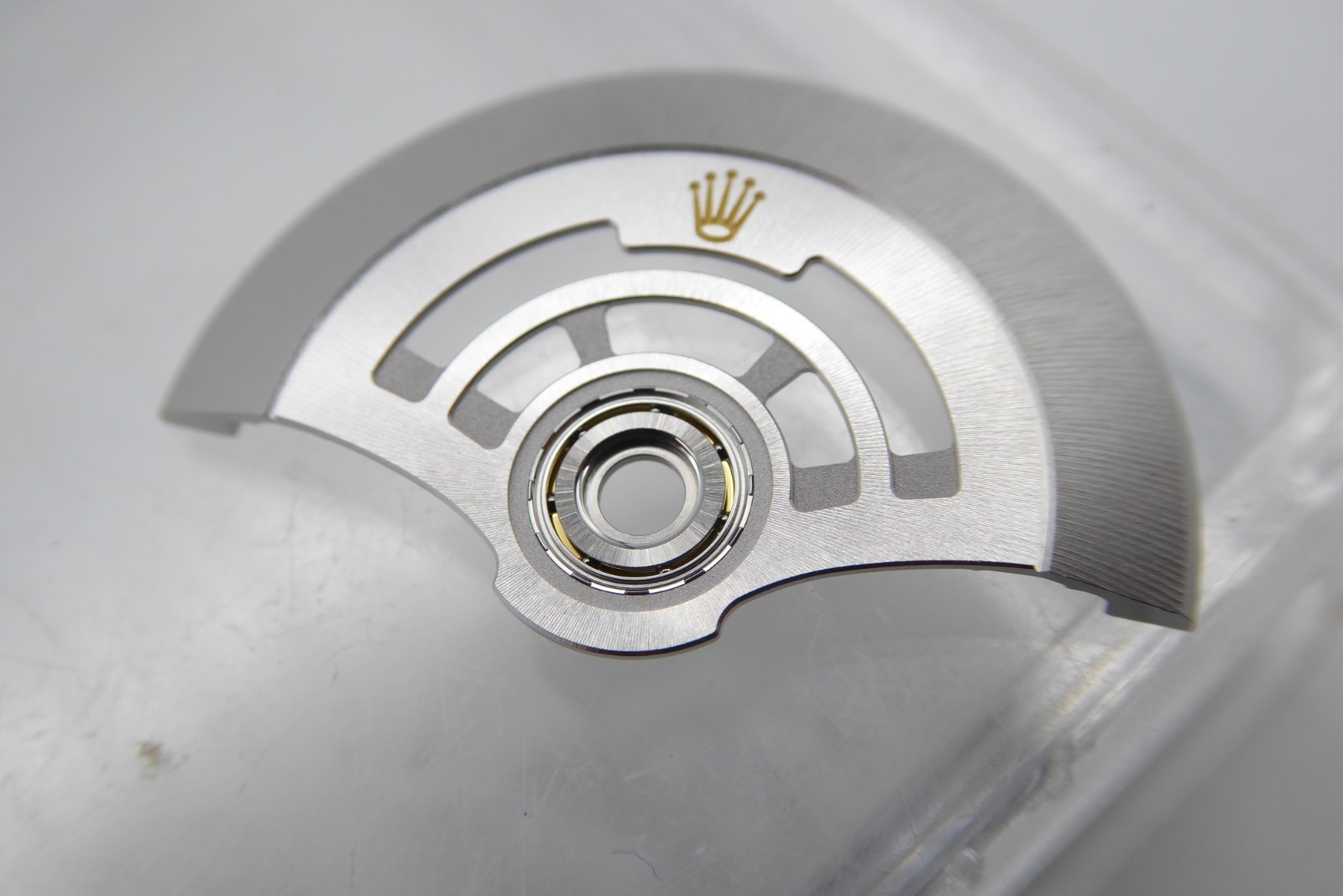 Rolex Oscillating weight rotor 3235-570