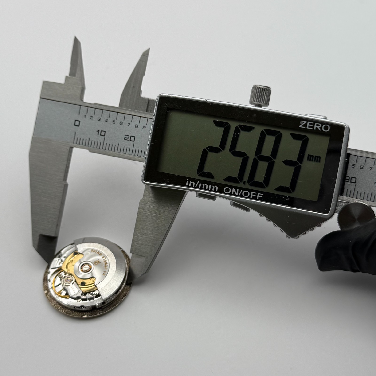 MSR S76-28 Watch Movement Garrard Date Automatic Vintage Parts Repair 25.8mm