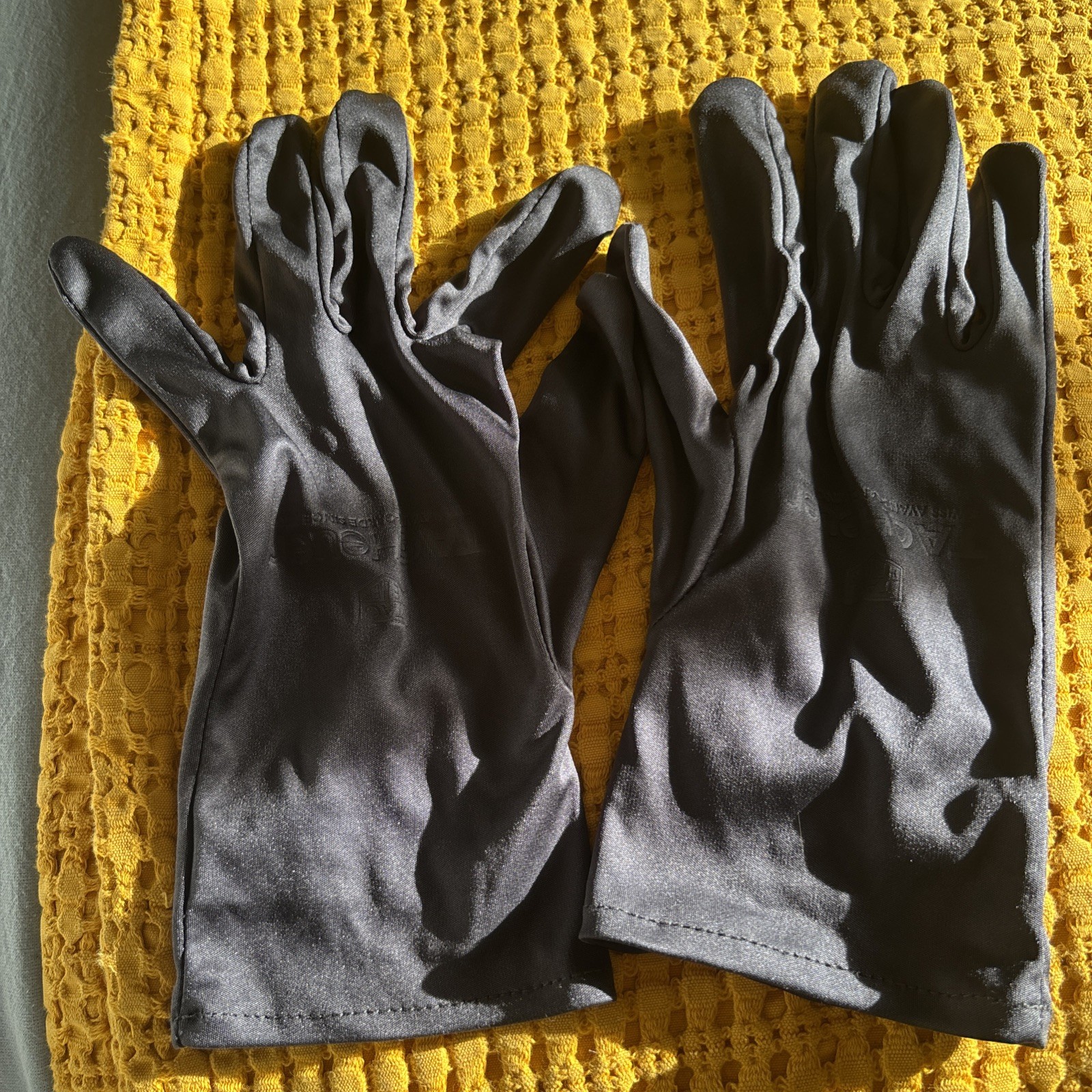 Tag Heuer black jewelry watchmaker gloves size L