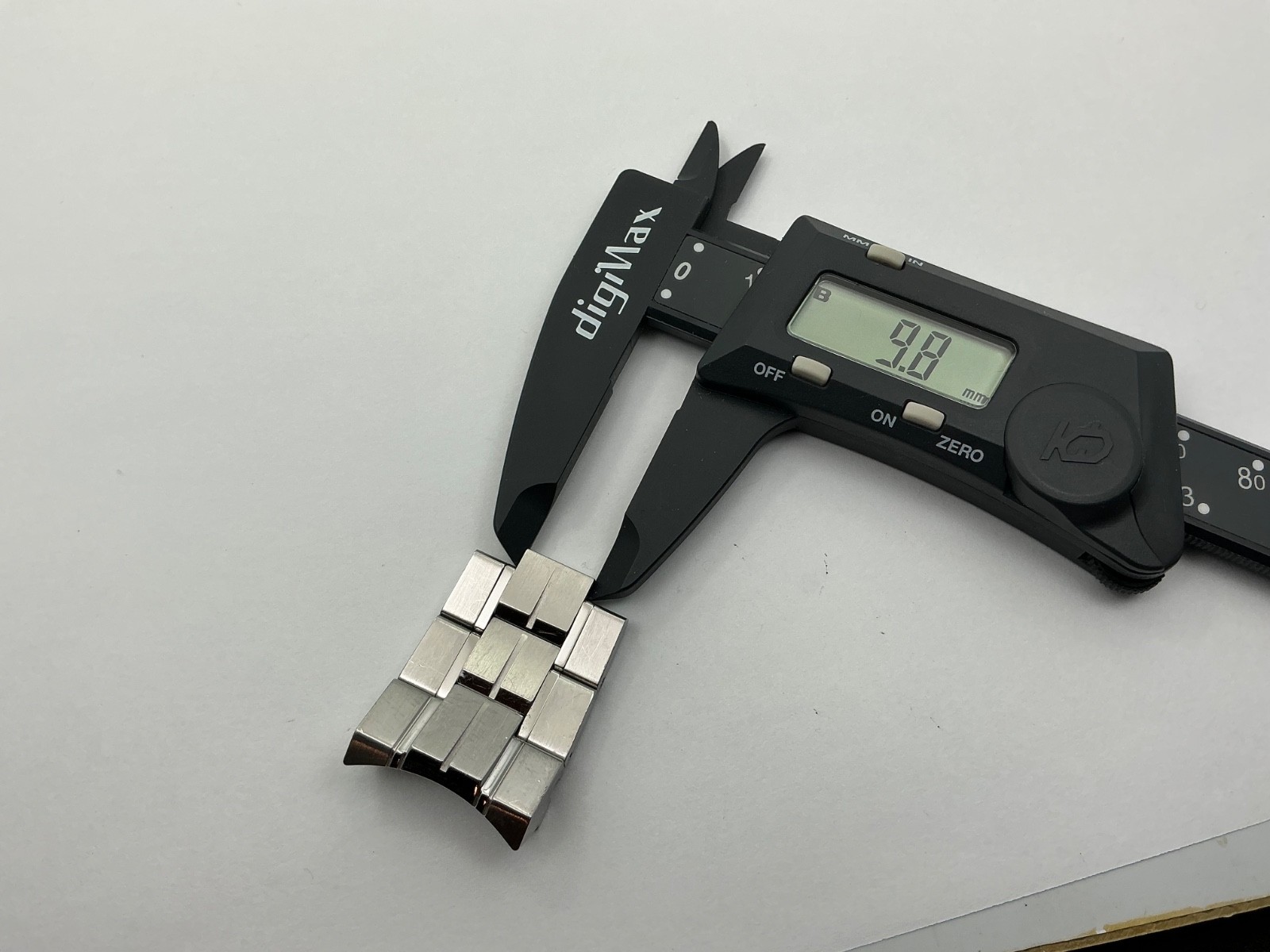 Bulova fits Models 96B175 and 96B131 Stainless Steel Partial Band