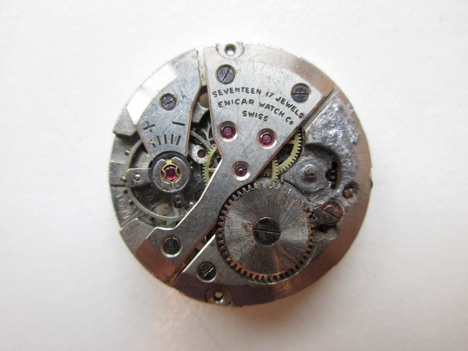 Enicar AR cal. 1011 Swiss vintage watch movement – balance moves – for parts
