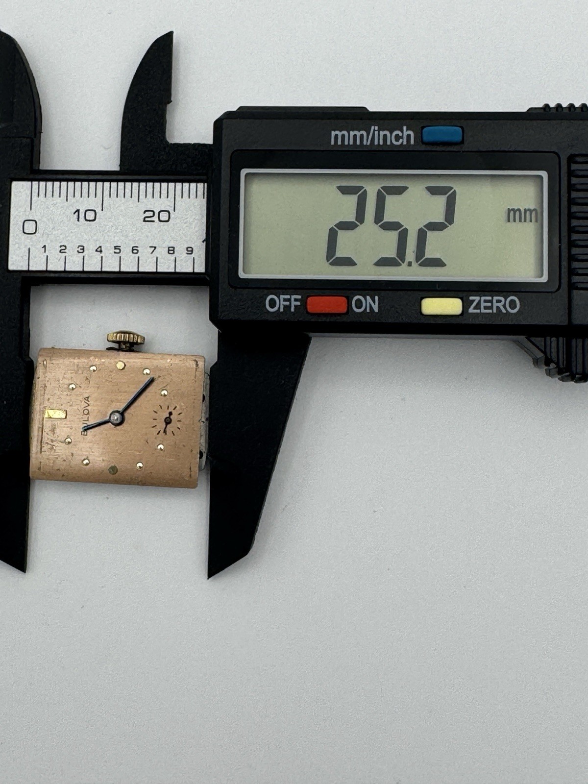 Vintage Bulova 7AK Men’s Wristwatch Movement – Runs