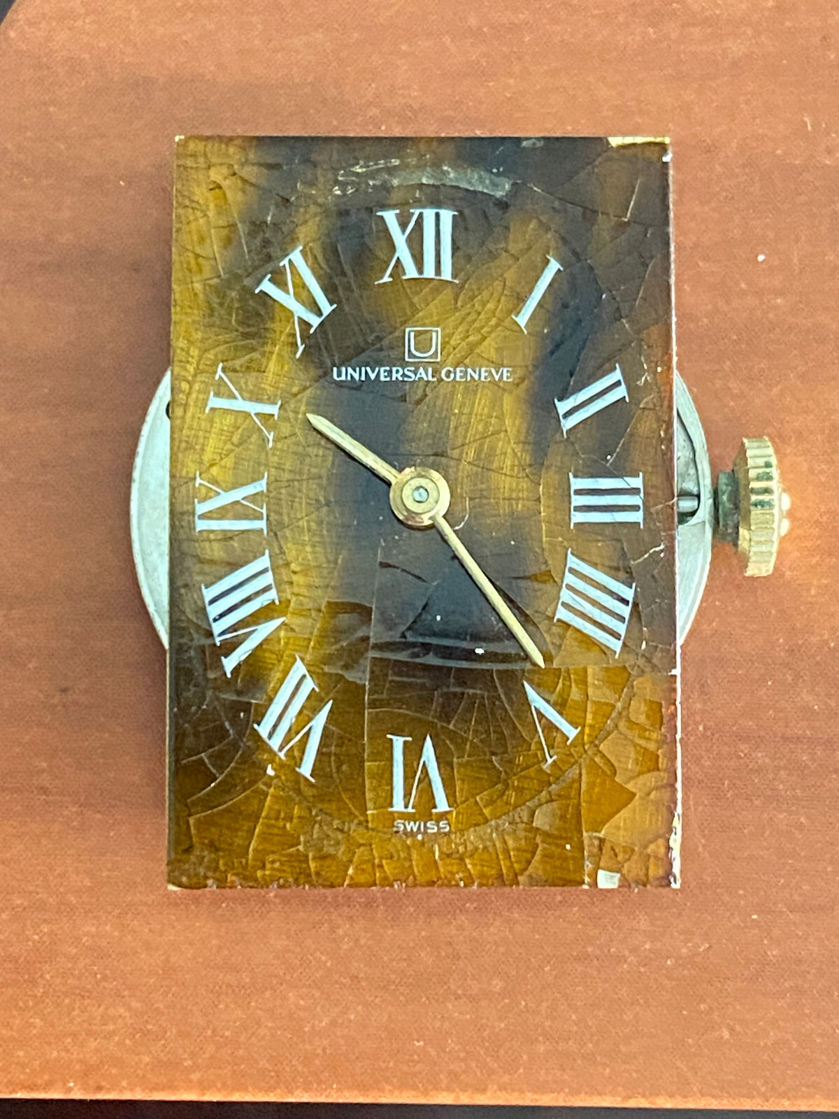 VINTAGE MEN’S UNIVERSAL GENEVE WRIST WATCH MOVEMENT, CAL. 42, KEEPING TIME , 17J