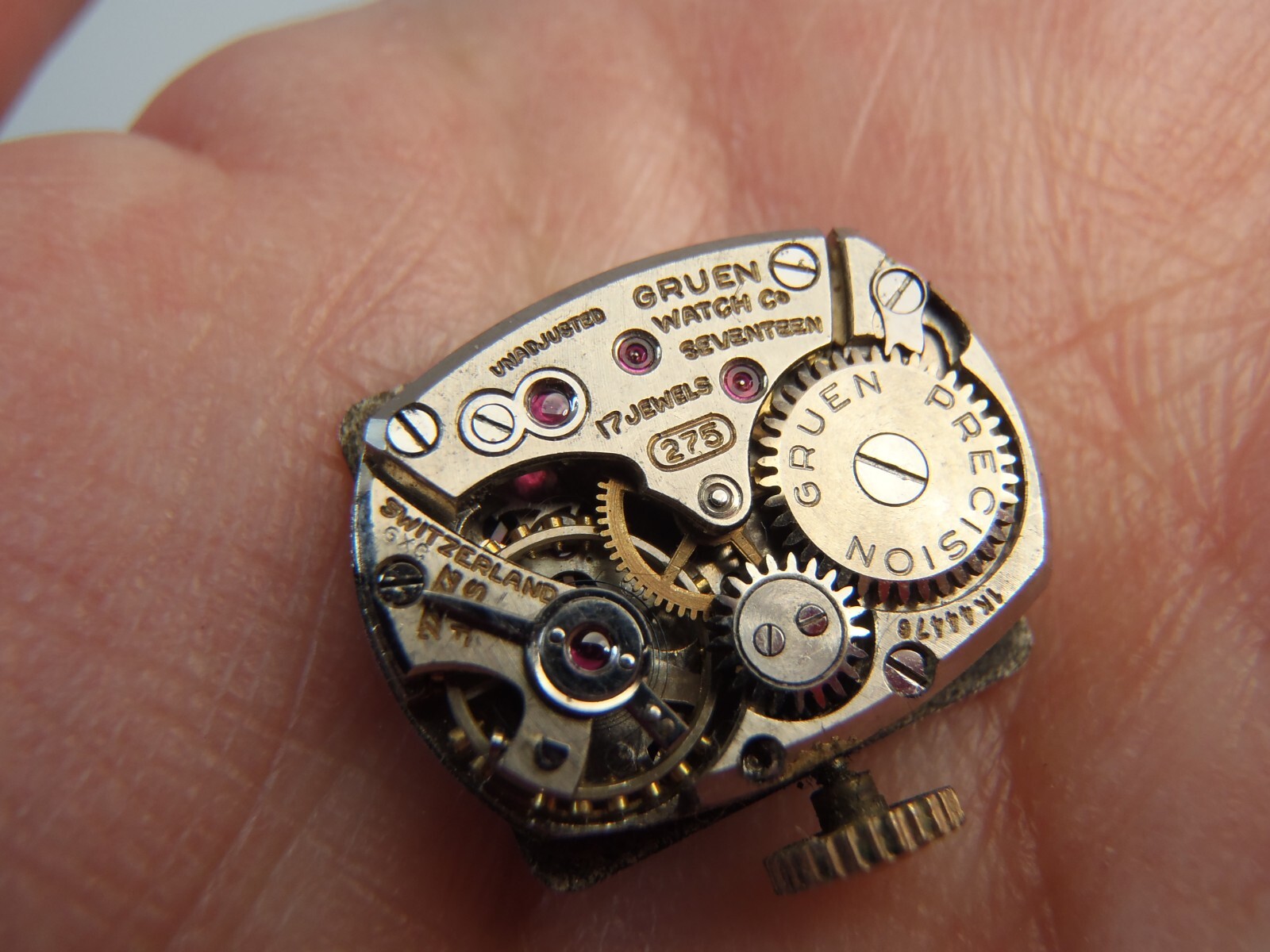 Gruen Precision 275 Watch Movement 17J Hand Winding for Repair or Parts