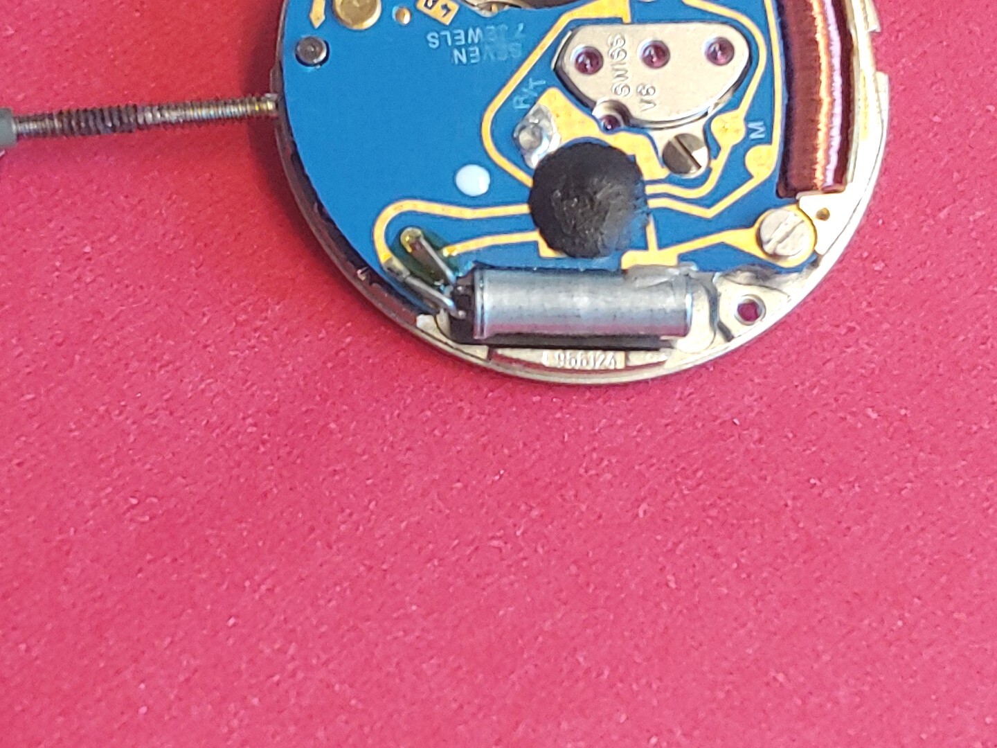 ETA 956.124 Swiss V8-7 Jewel Movement. Hamilton. Sets, Runs, Keeps Time 24 Hrs.