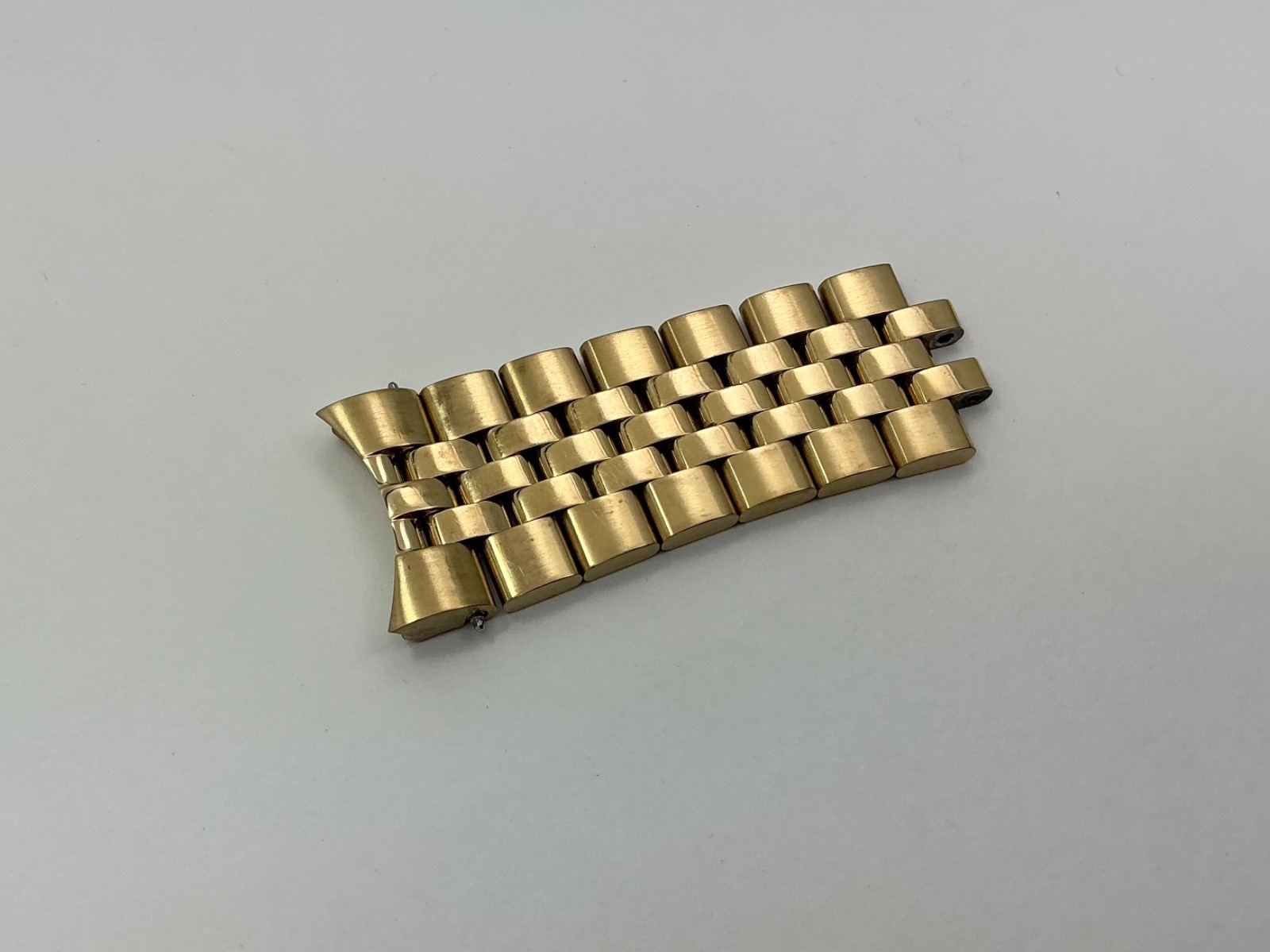 Movado CONTINUOUS Partial Band 07.1.36.1262 Gold Tone