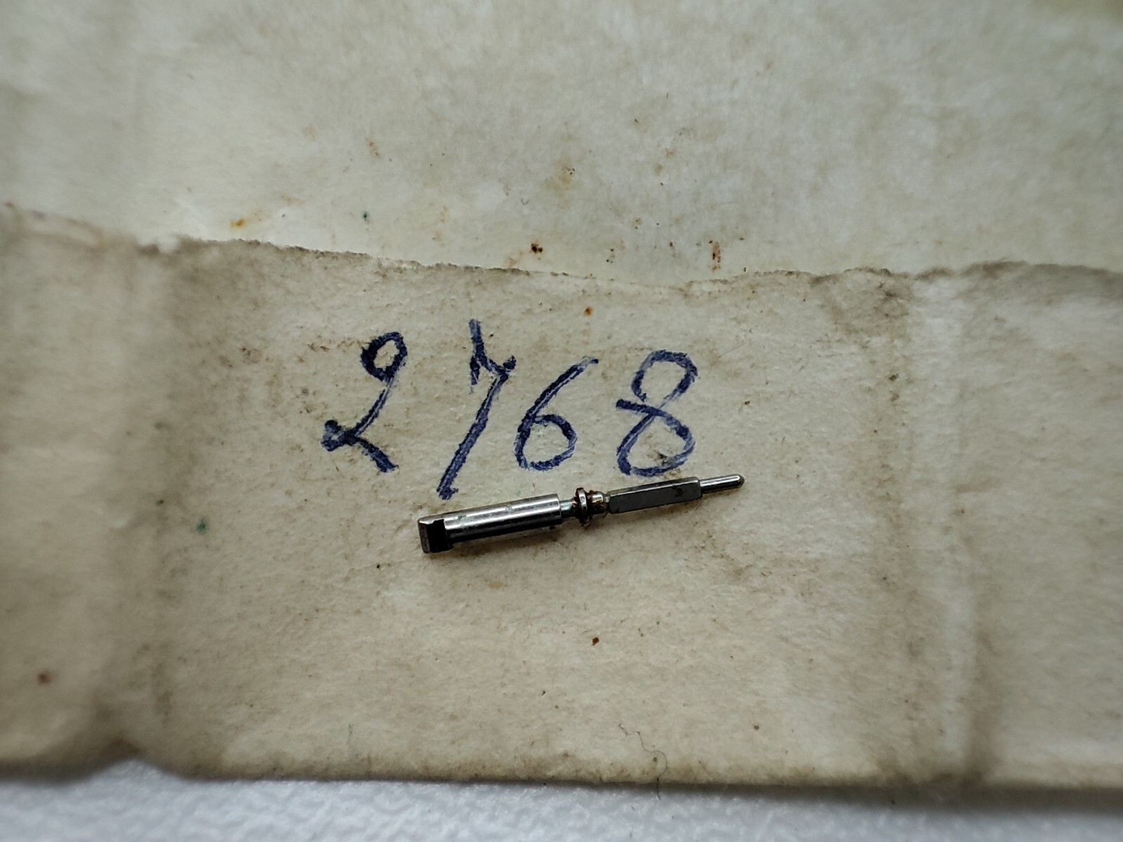 mix watch parts 132, 2768, ut 6310, as1203, catting 66, st 69, 25 others (rust)