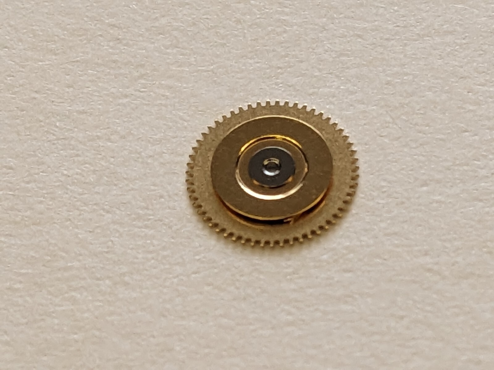 ETA 955.112 956 112 Part 2556 Calendar Date Driving wheel Swiss made 1 piece