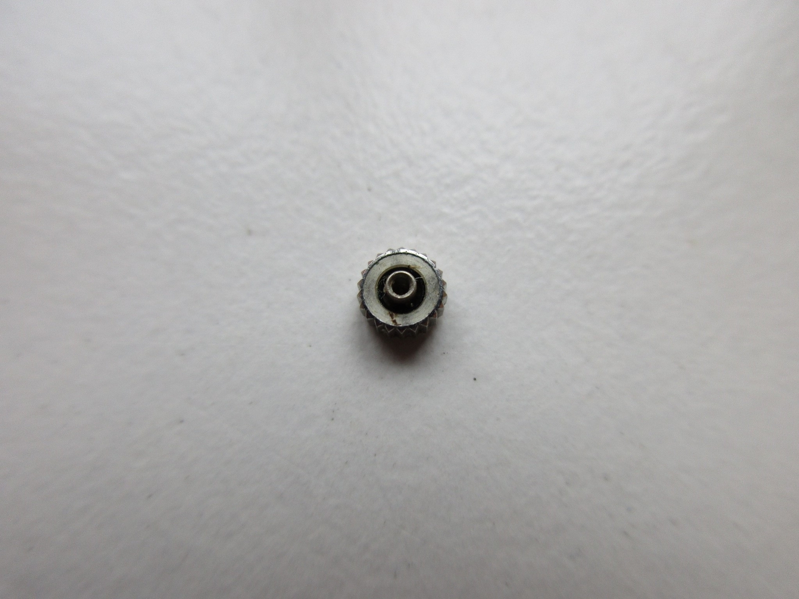 Enicar Swiss S/S watch crown ø 4.0 mm H 1.8 / 2.5 mm, stem thread 0.9 mm NOS
