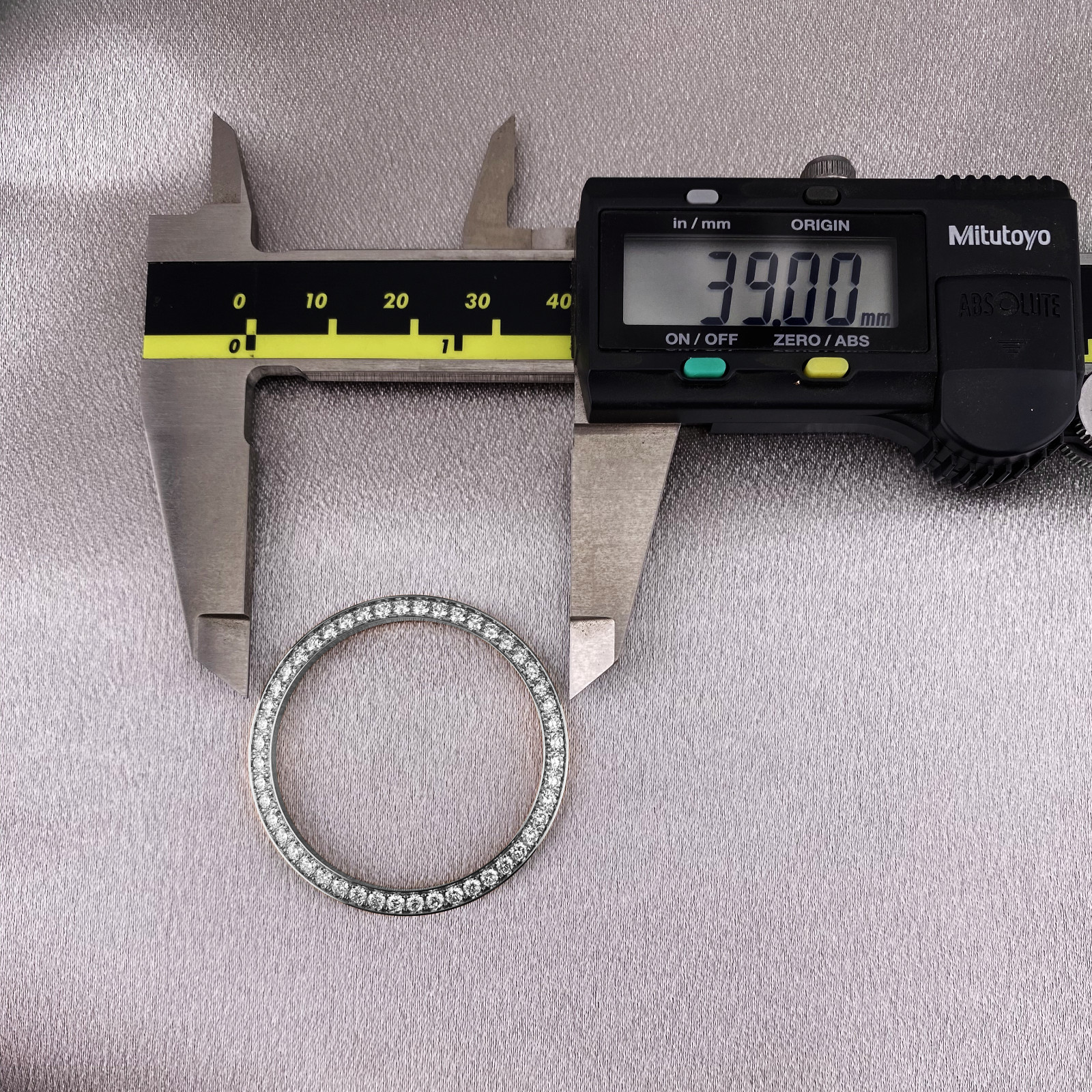 CUSTOM DIAMOND BEZEL 2.20 CTS. STAINLESS FOR ROLEX DATEJUST 40-41 MM REF. 126300