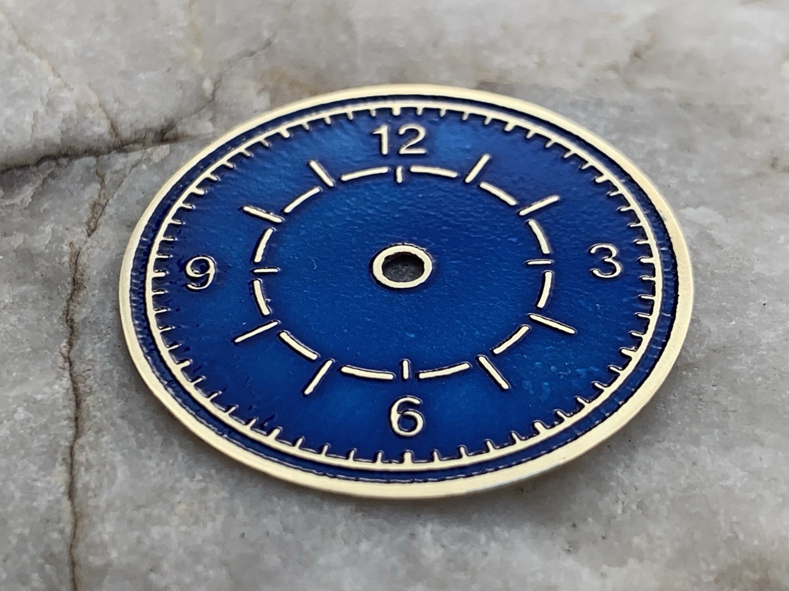 G3 / Ø 28,5 mm – watch dial, hand made, deeply engraved, brass, enamel