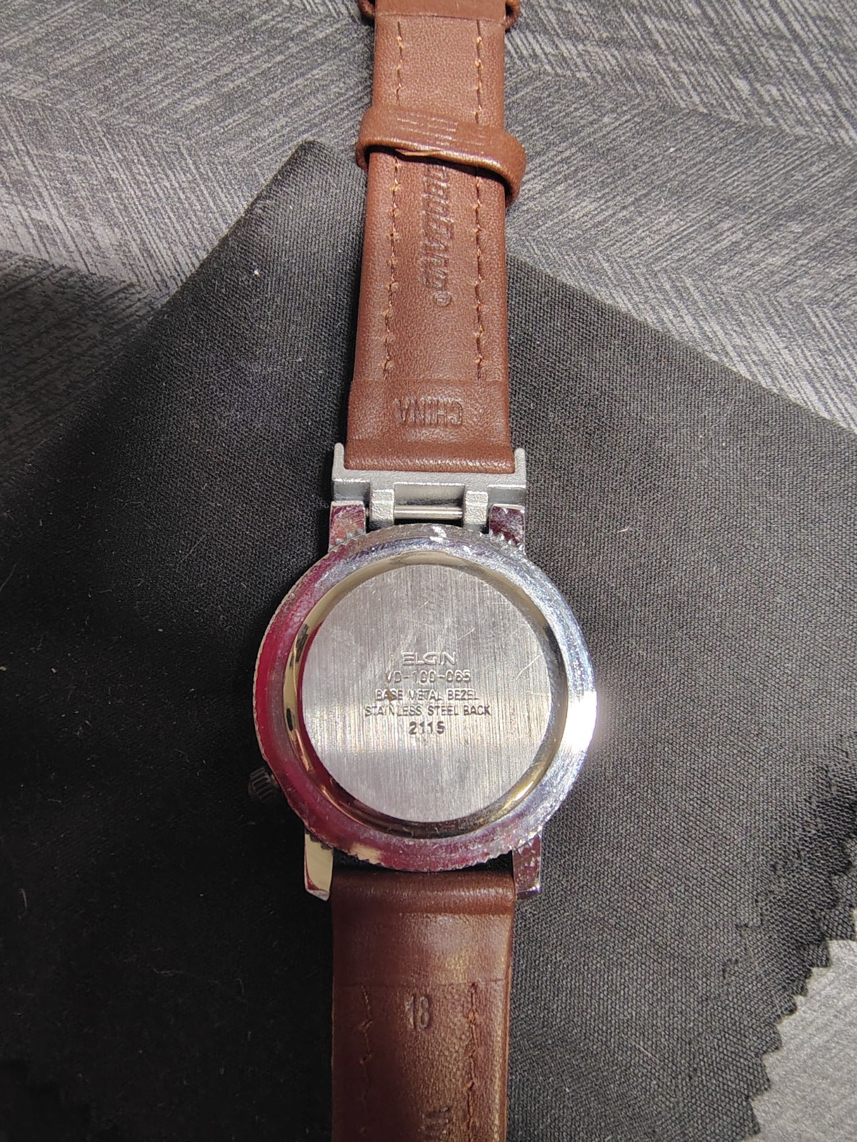 Men’s Vintage NOS Elgin Sportsman Watch With Unique Metal Strap Connector,35mm